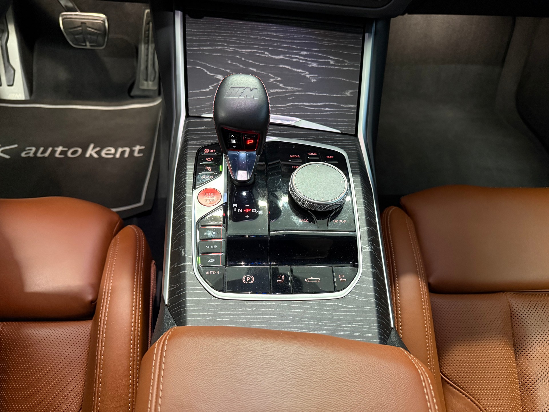 BMW M4 Cabrio Competition M xDrive-image-18