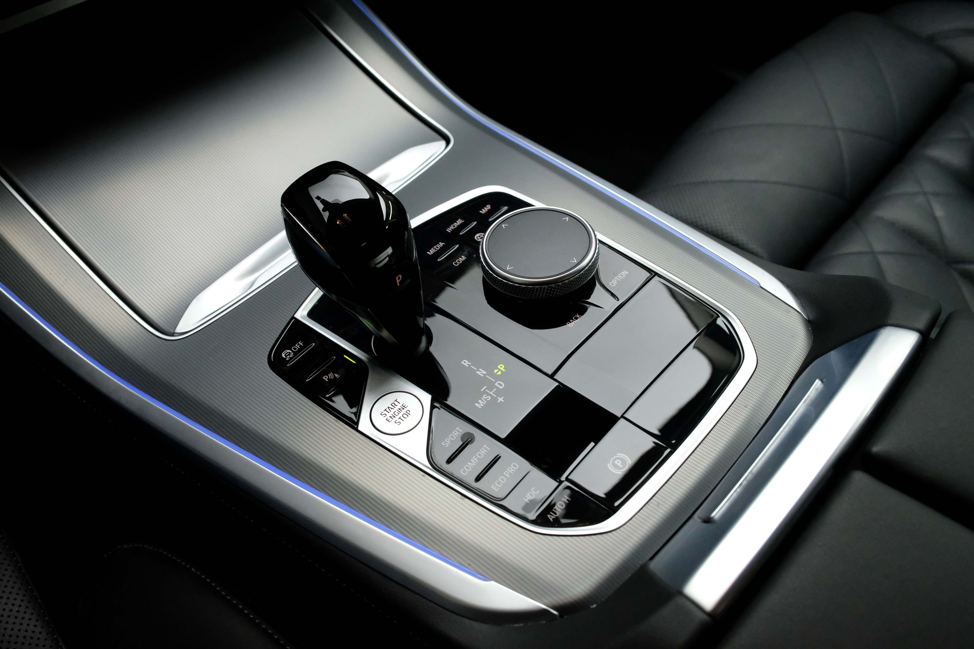 BMW X5 xDrive 48V 40i Steptronic-image-22