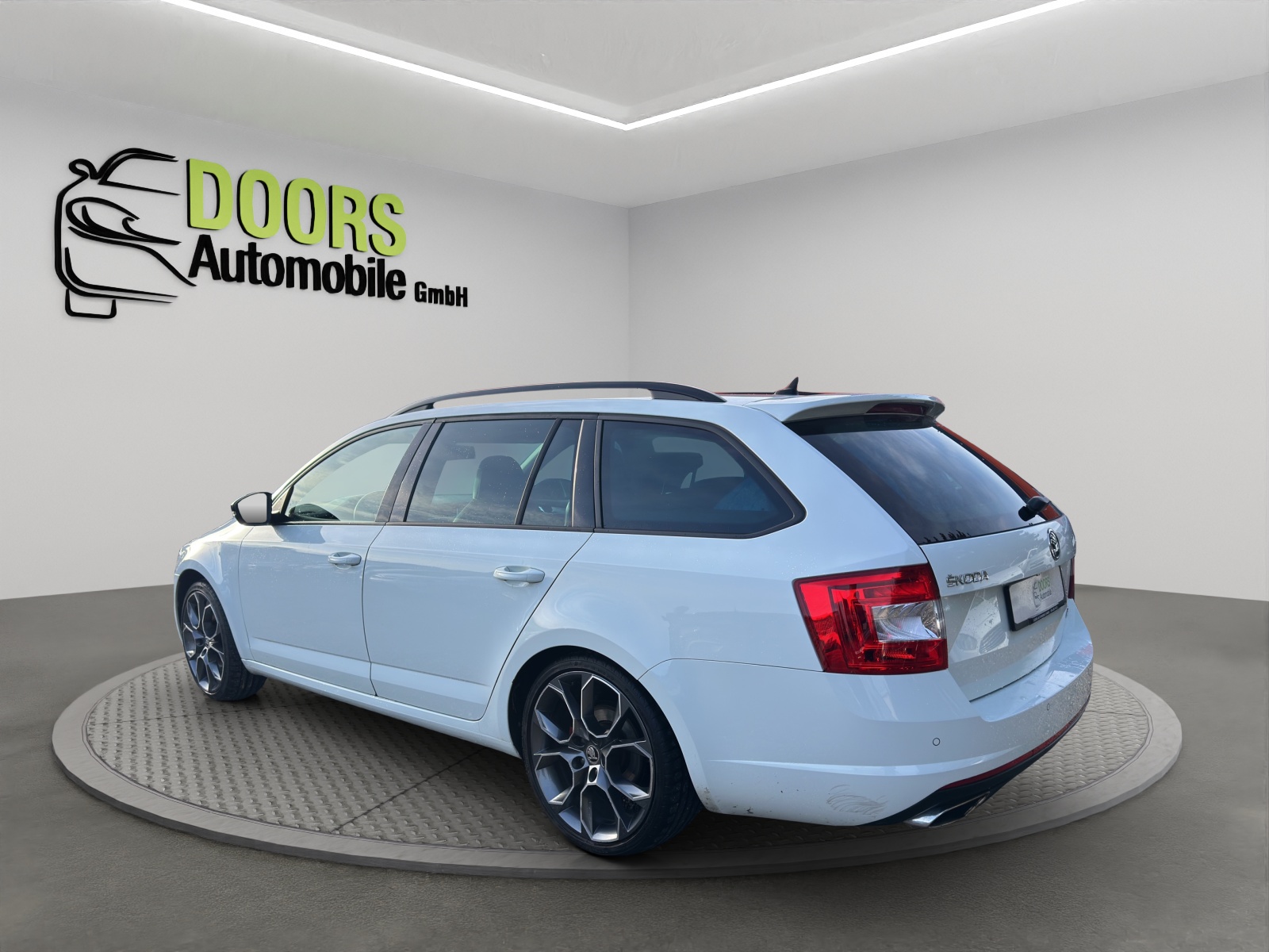 SKODA Octavia Combi 2.0 TDI RS-image-5