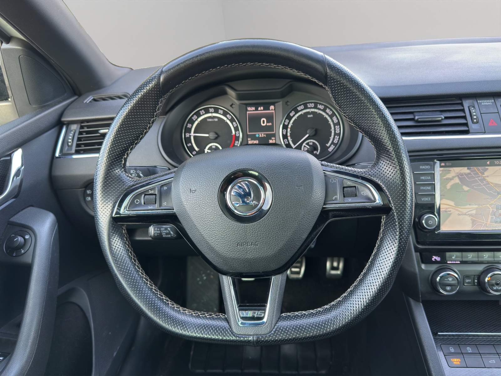 SKODA Octavia Combi 2.0 TDI RS-image-14