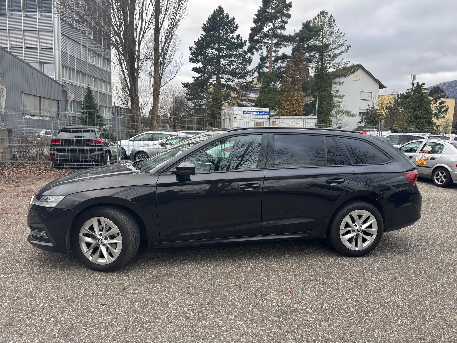 SKODA Octavia Combi 2.0 TDI DSG Style * Gr. Navi * LED * PDC V&H * RF-Kamera * Tempomat * Frisch Ab MFK 24.12.2025-image-9
