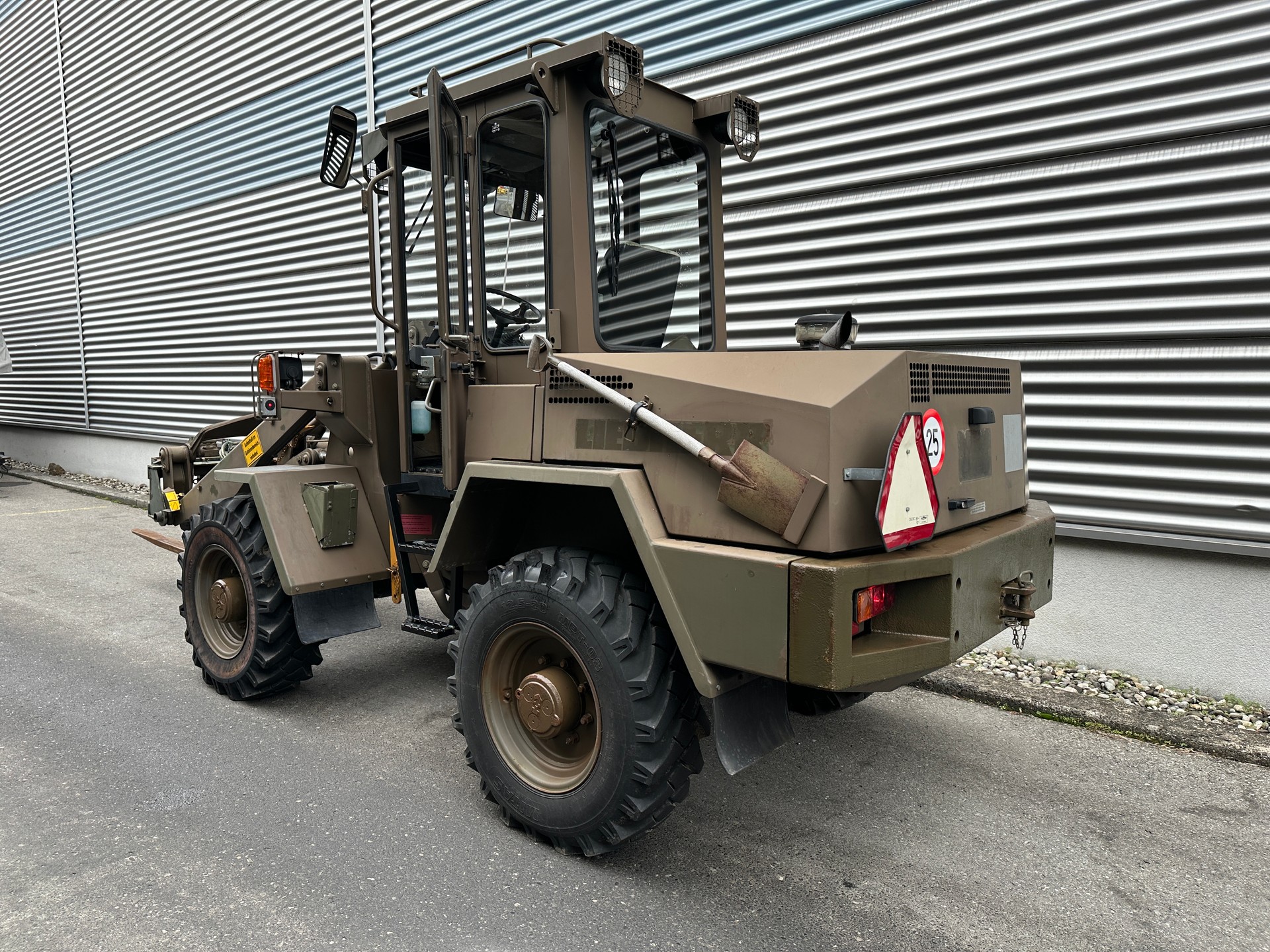 MERCEDES-BENZ LIEBHERR L 508-showroom-element-1