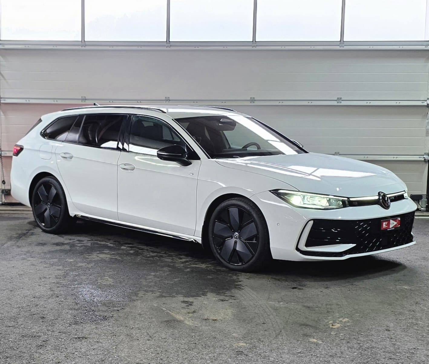 VW Passat Variant 2.0 TDI evo R-Line 4 Motion DSG *Massagefunktion*AHK*Lenkradheizung*Standklimatisierung*360°Kamera*ACC*-image-6