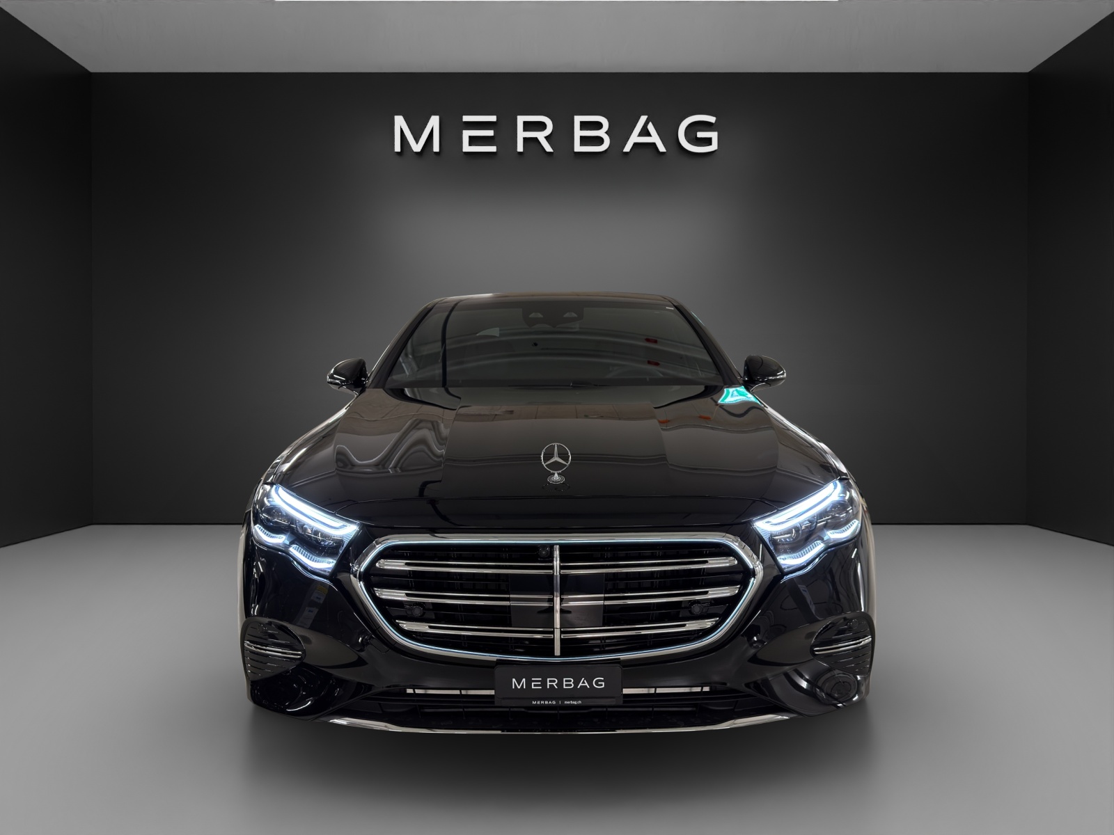 MERCEDES-BENZ E 200 4MATIC Limousine-image-1