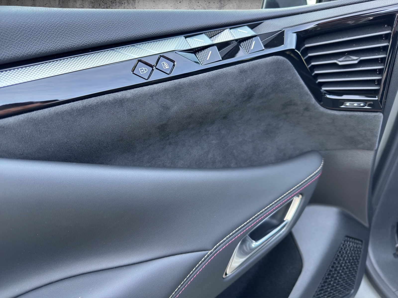 DS AUTOMOBILES DS 4 1.6 E-Tense Performance Line+-image-20