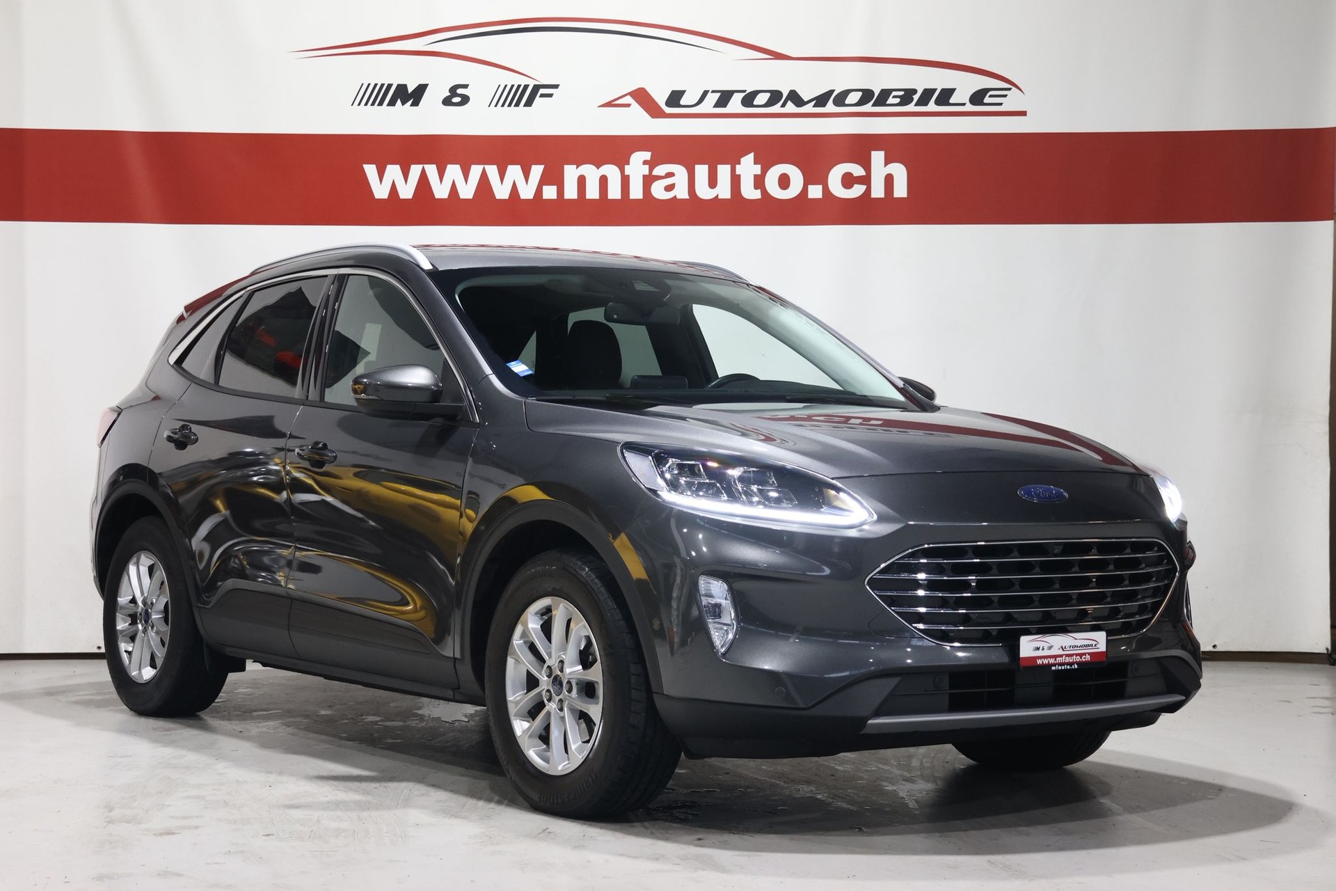 FORD Kuga 2.5 Hybrid Titanium X 4x4-image-2