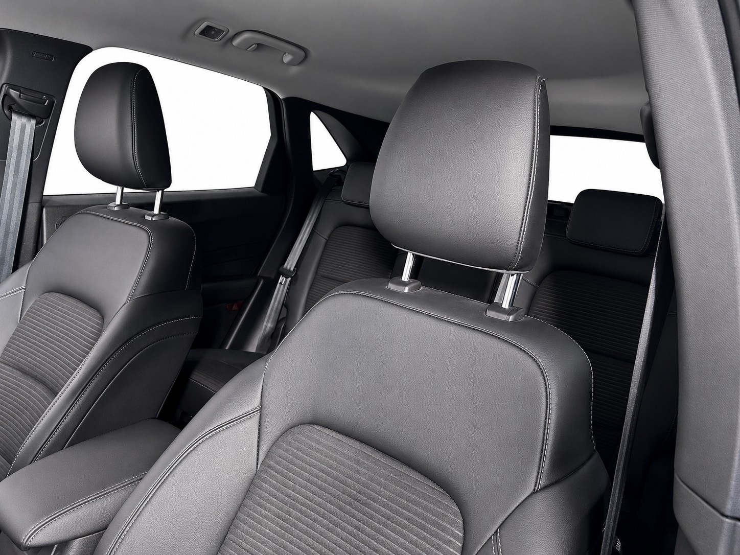 FORD Kuga 2.5 Hybrid Titanium X 4x4-image-12