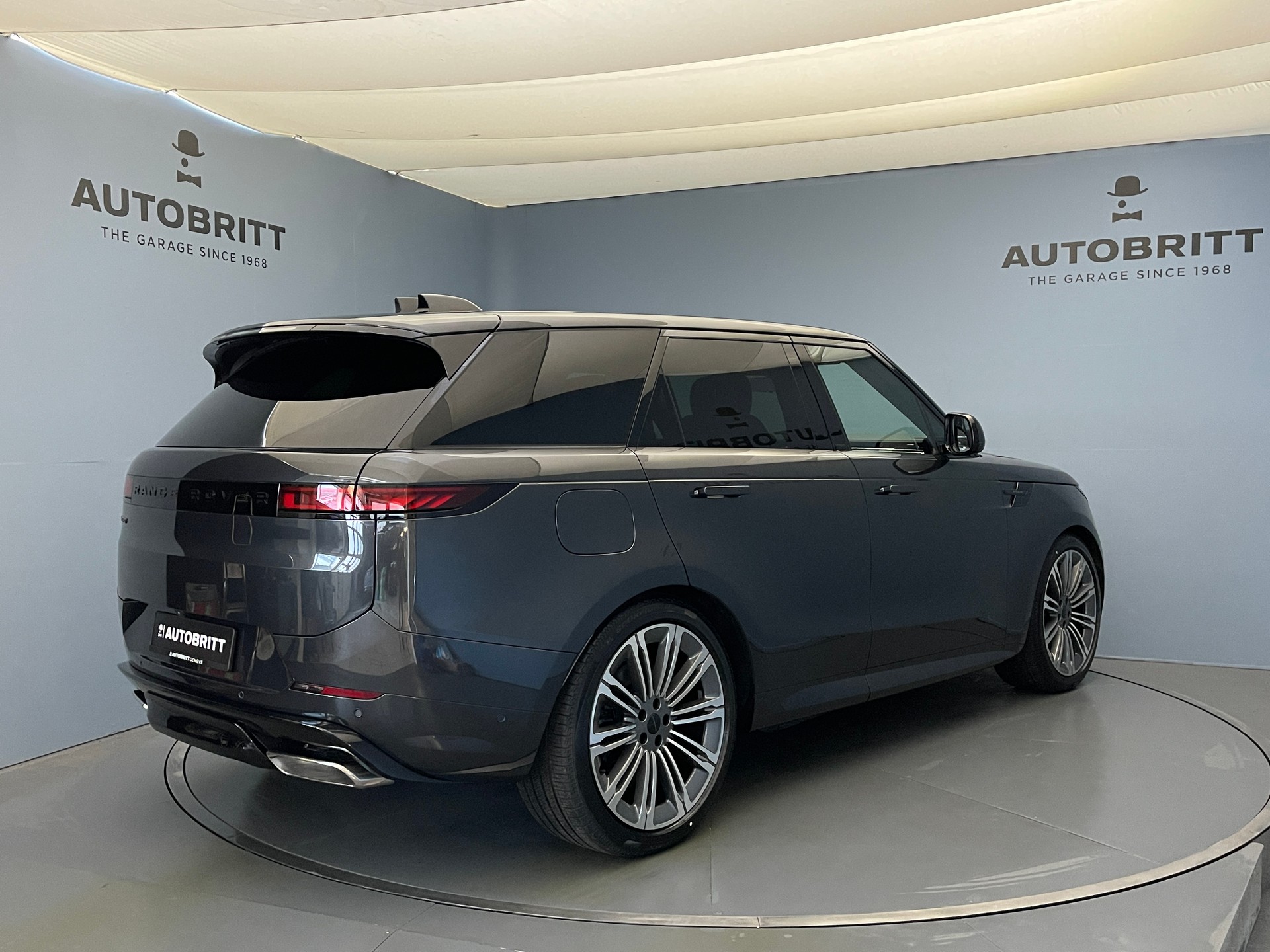 LAND ROVER Range Rover Sport 3.0 I6 P550e Autobiography-image-3