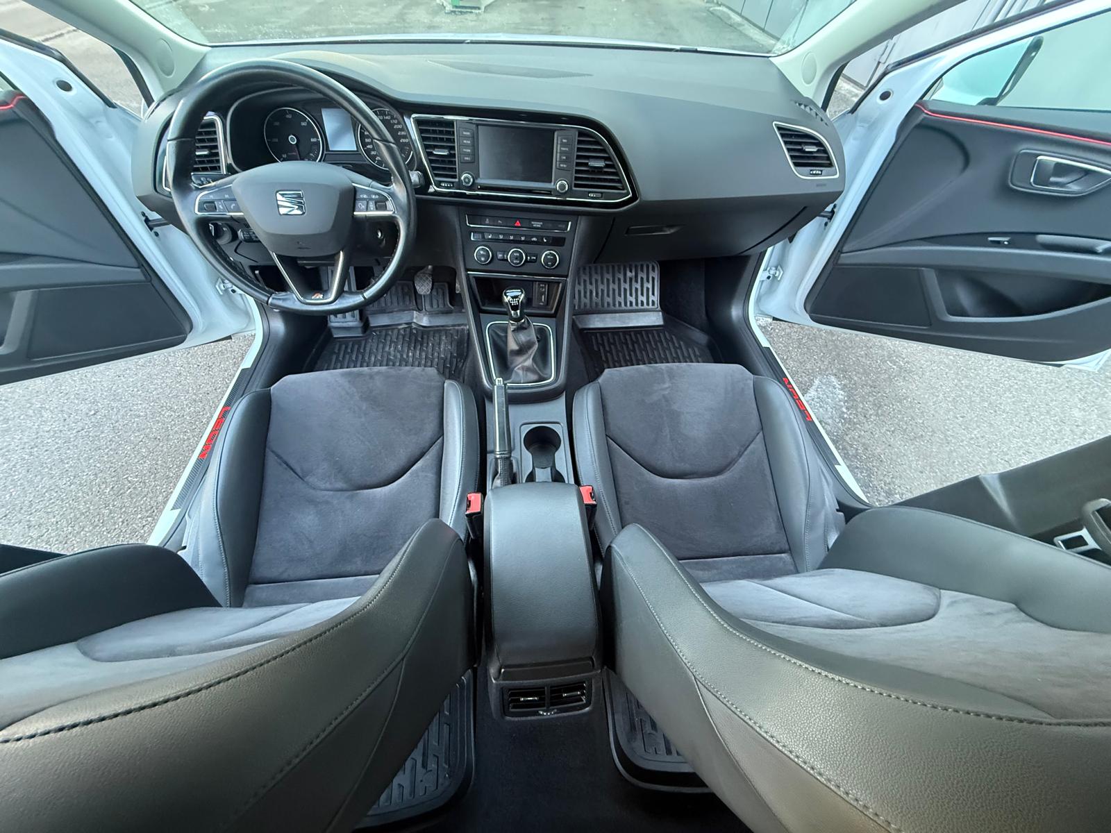 SEAT Leon ST 2.0 TDI Style 4Drive-image-11