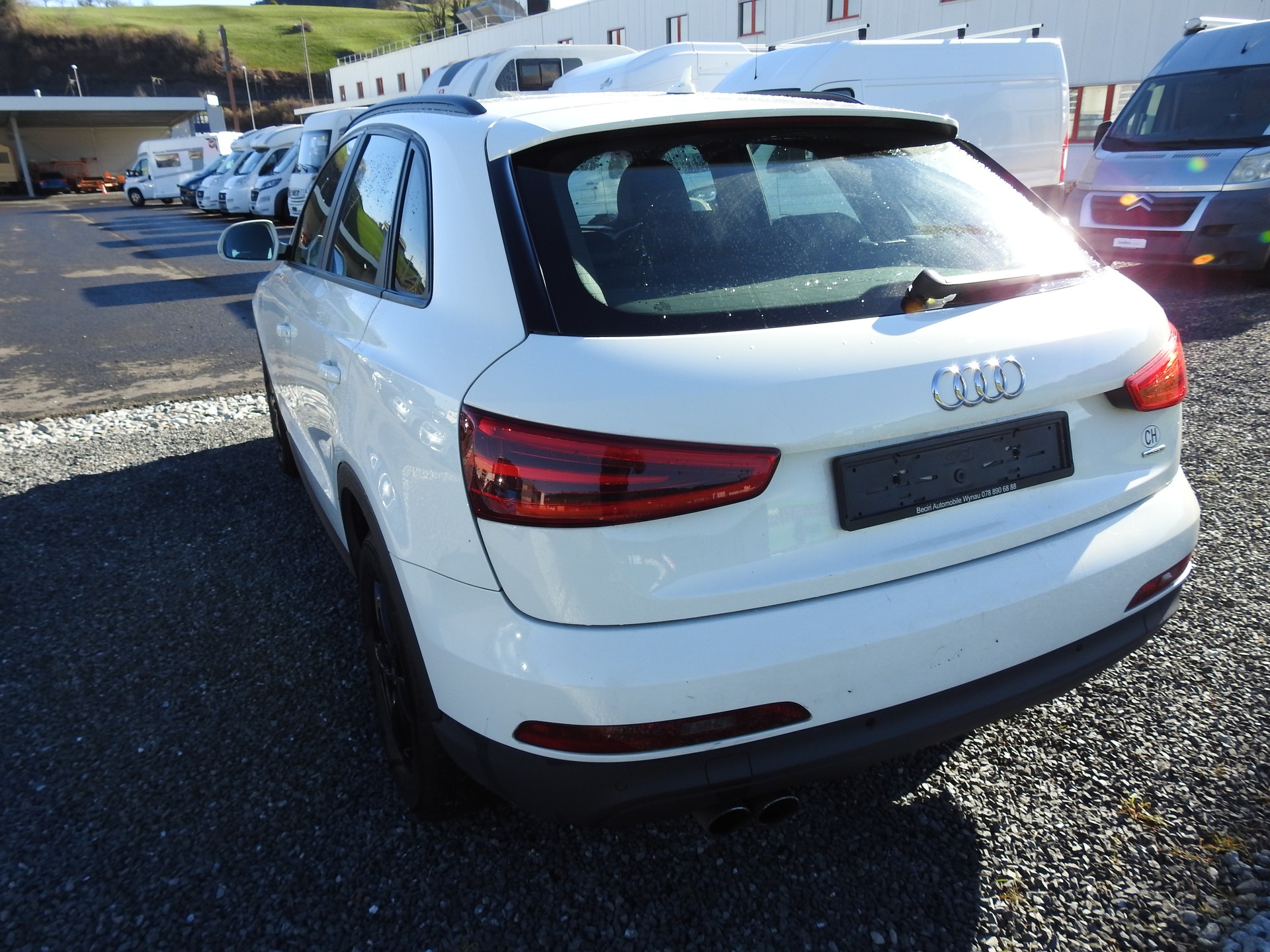 AUDI Q3 2.0 TDI quattro S-tronic S-Line-image-2