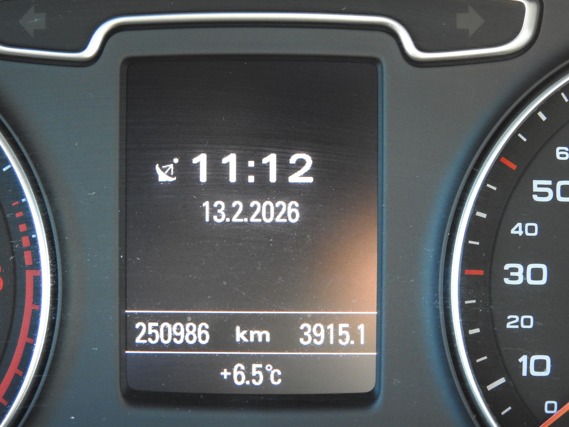 AUDI Q3 2.0 TDI quattro S-tronic S-Line-image-22