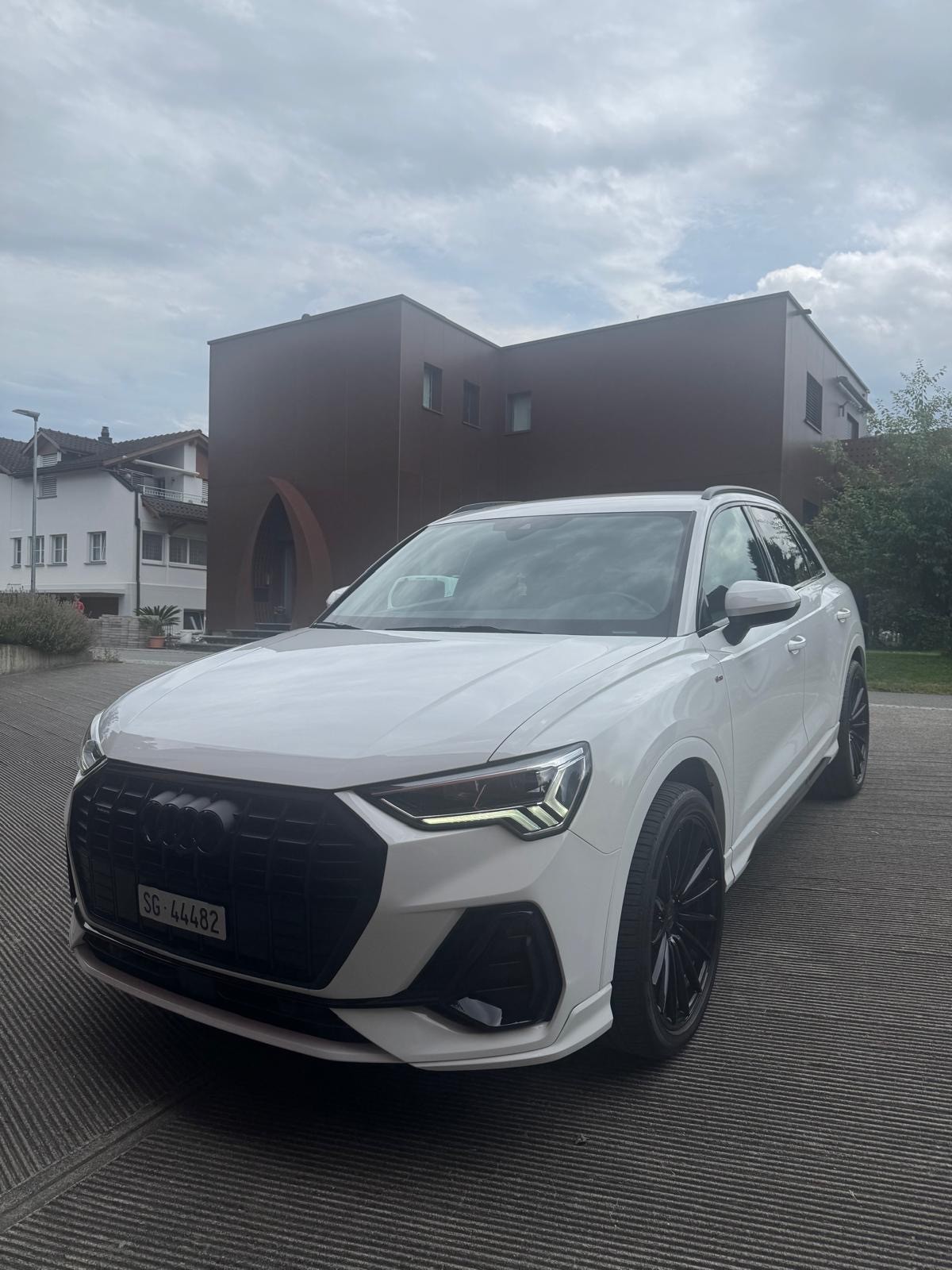AUDI Q3 40 TFSI S line quattro S-tronic