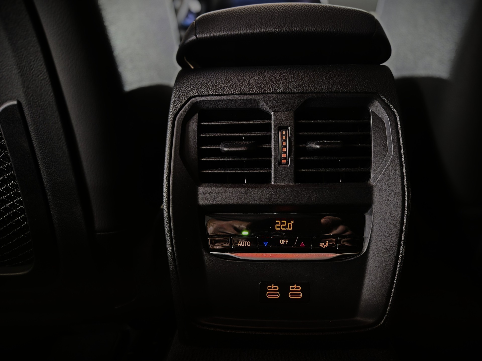 BMW 330e Touring Steptronic-image-15