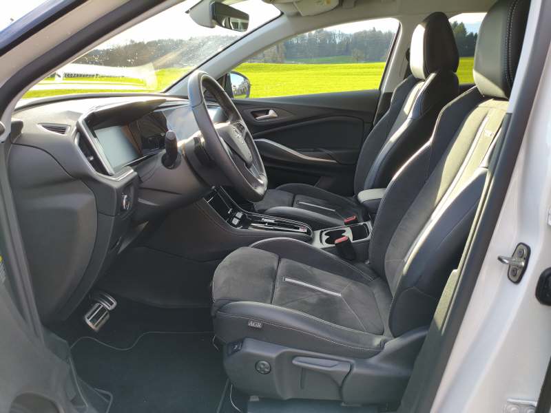 OPEL Grandland 1.6 T PHEV GSE-image-4