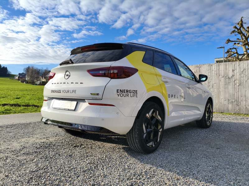 OPEL Grandland 1.6 T PHEV GSE-image-2