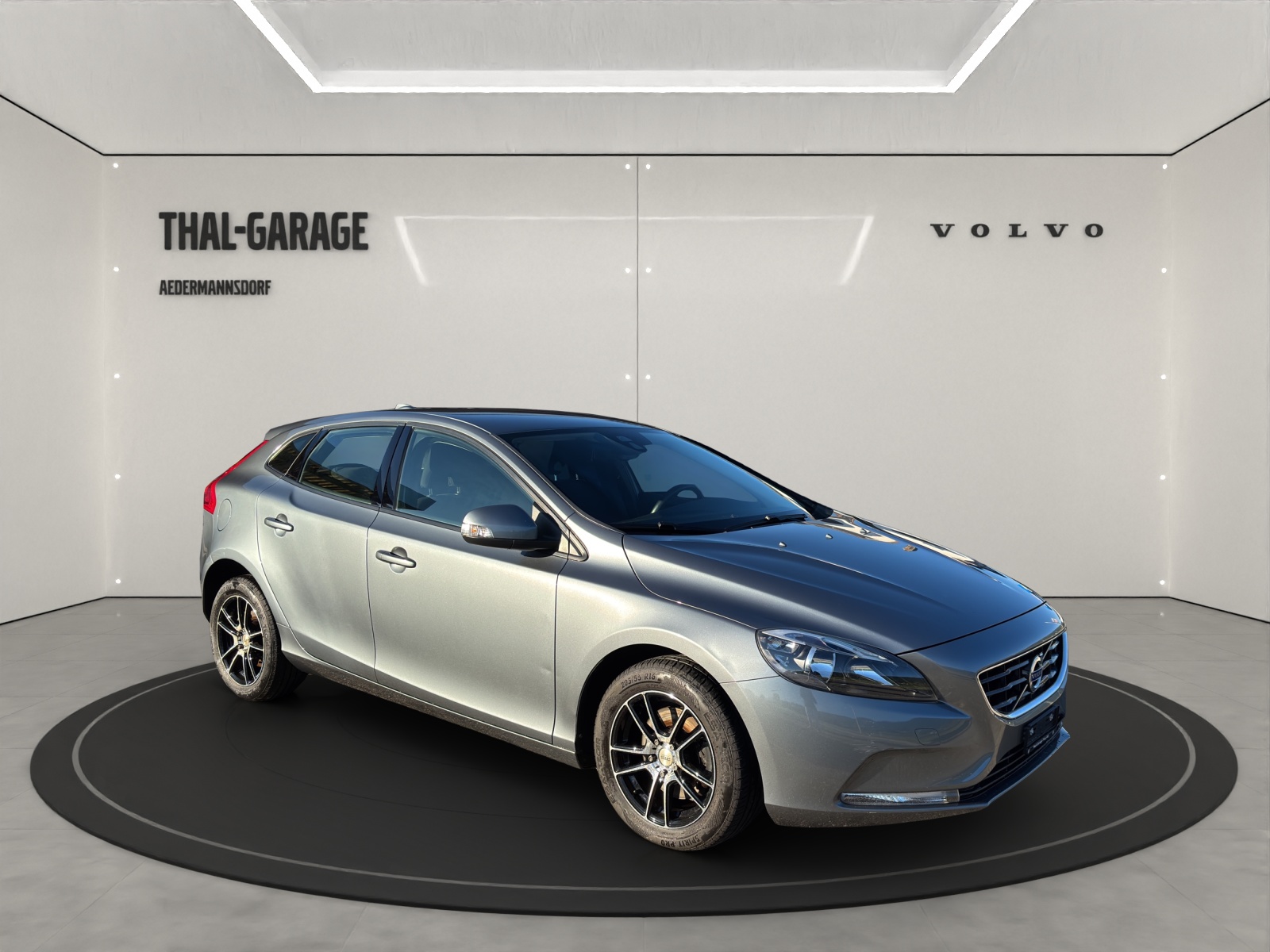 VOLVO V40 2.0 D2 Kinetic S/S-image-2