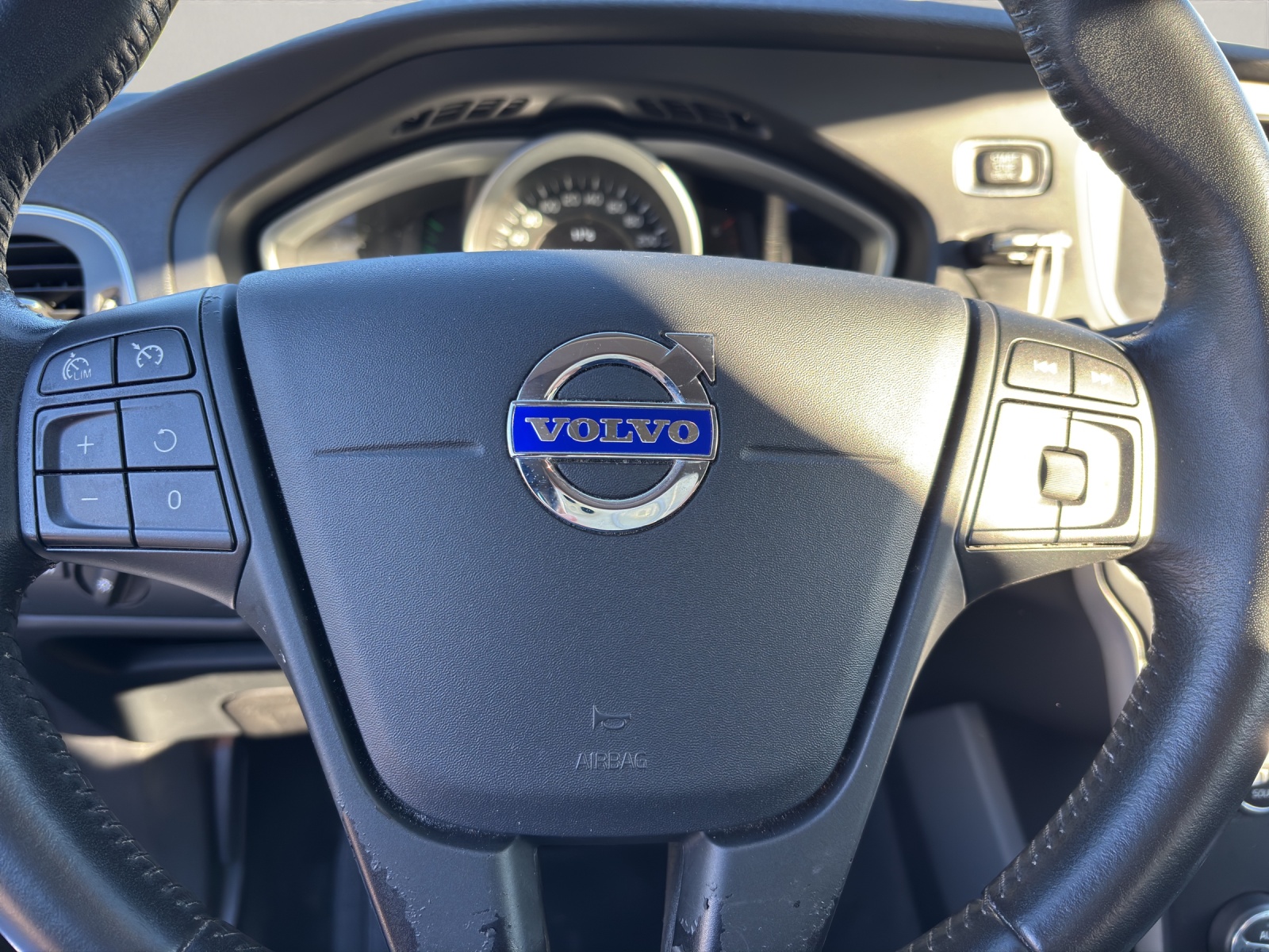 VOLVO V40 2.0 D2 Kinetic S/S-image-8