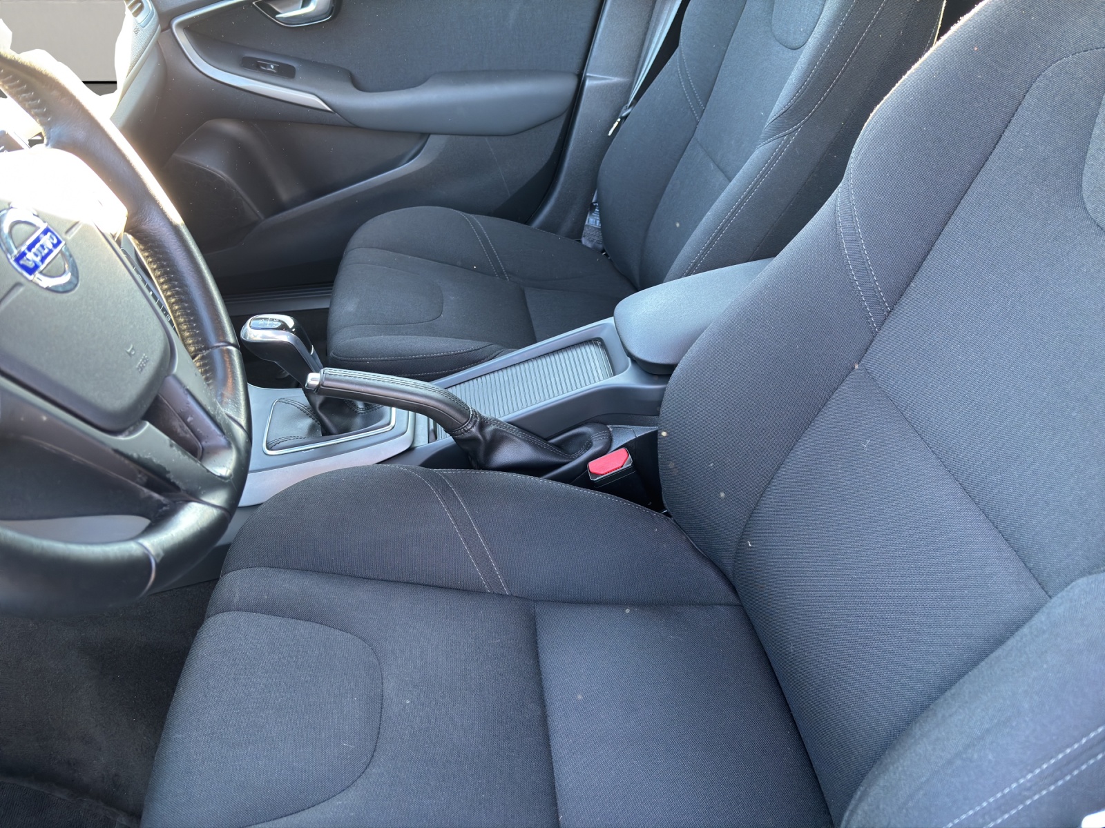 VOLVO V40 2.0 D2 Kinetic S/S-image-4