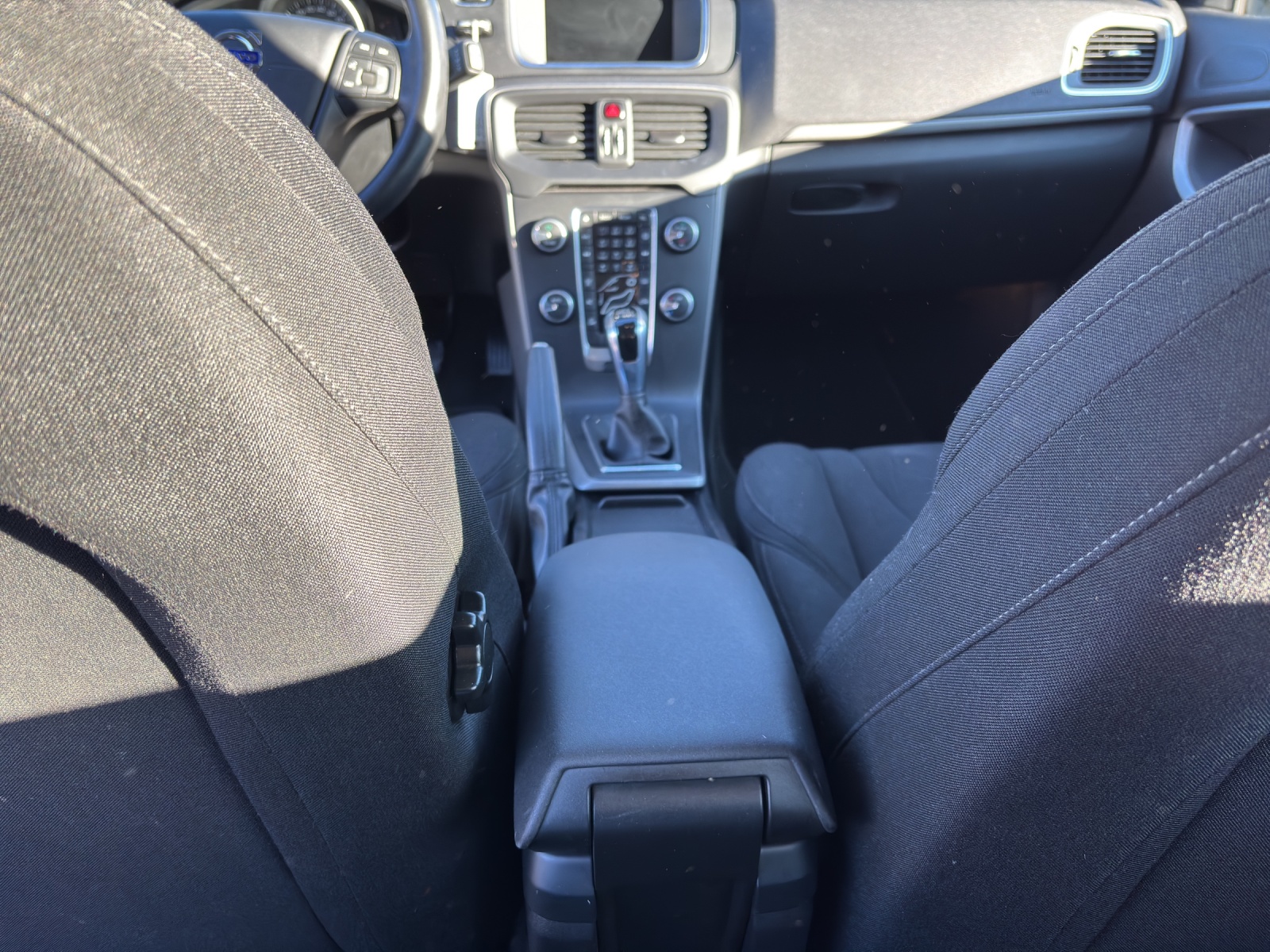 VOLVO V40 2.0 D2 Kinetic S/S-image-6