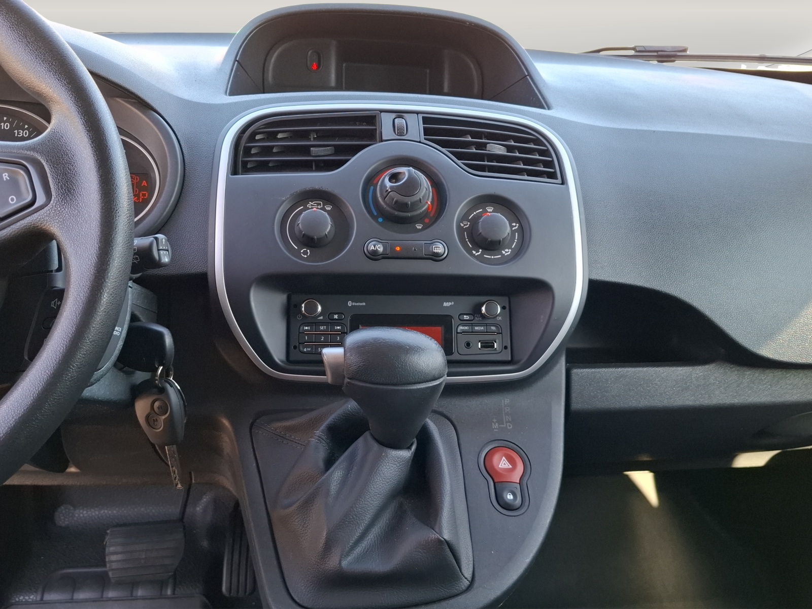 RENAULT Kangoo Medium dCi 90 EDC Business A // Grosse Service +Zahnriemen ersetzt mit 77148 km 2025-image-12