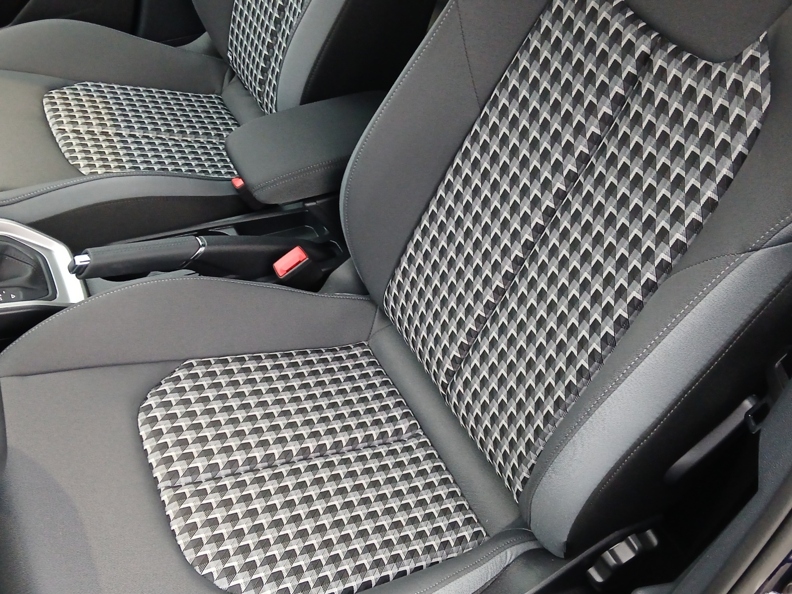 AUDI A1 Sportback 30 TFSI Attraction S-tronic-image-14