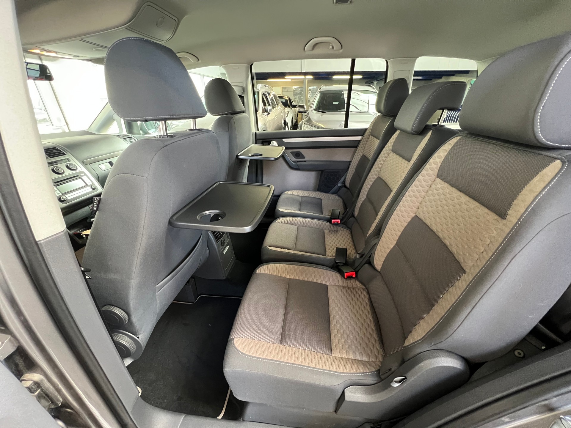 VW CrossTouran 2.0 TDI DSG-image-8
