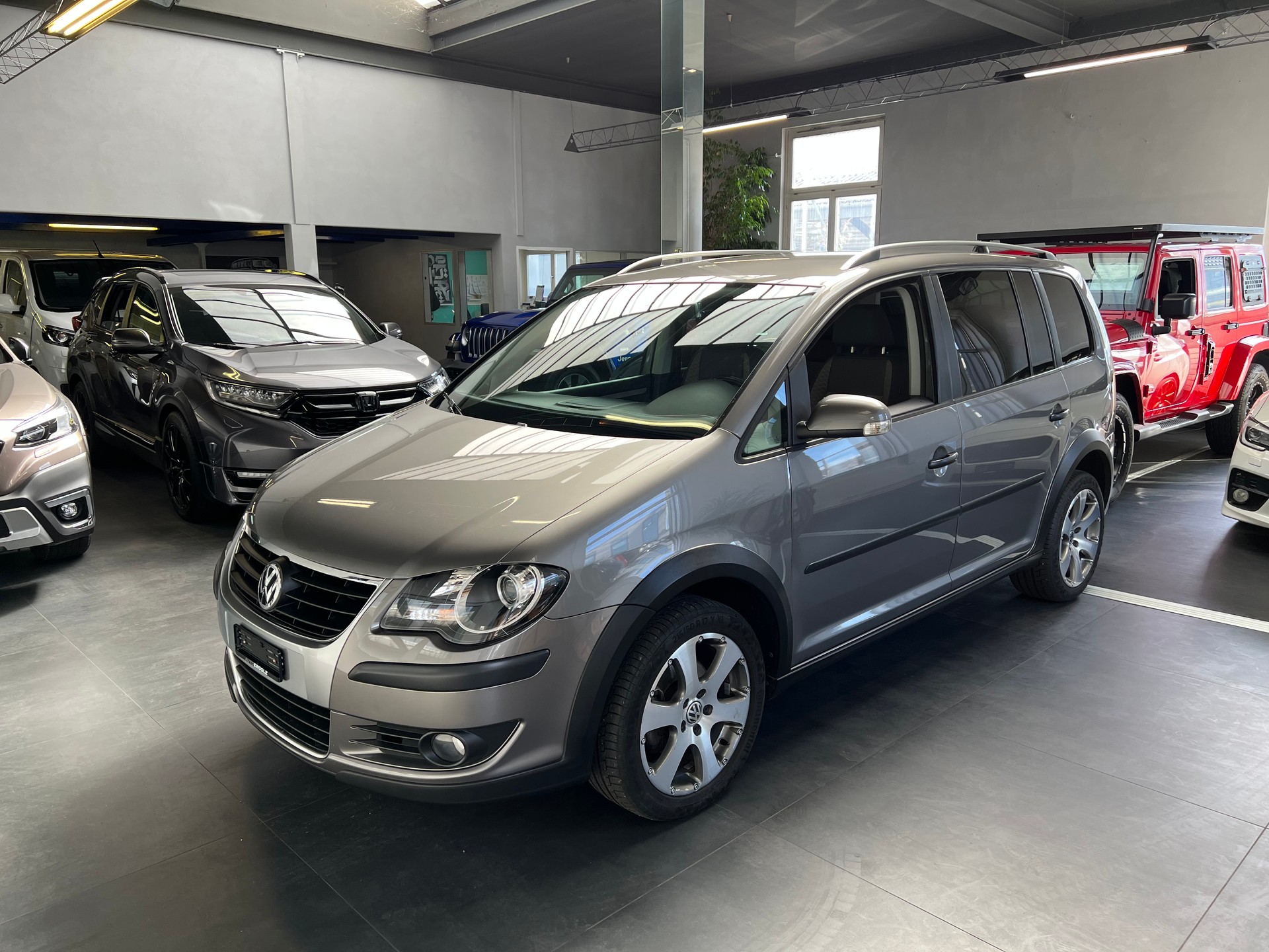 VW CrossTouran 2.0 TDI DSG-image-0