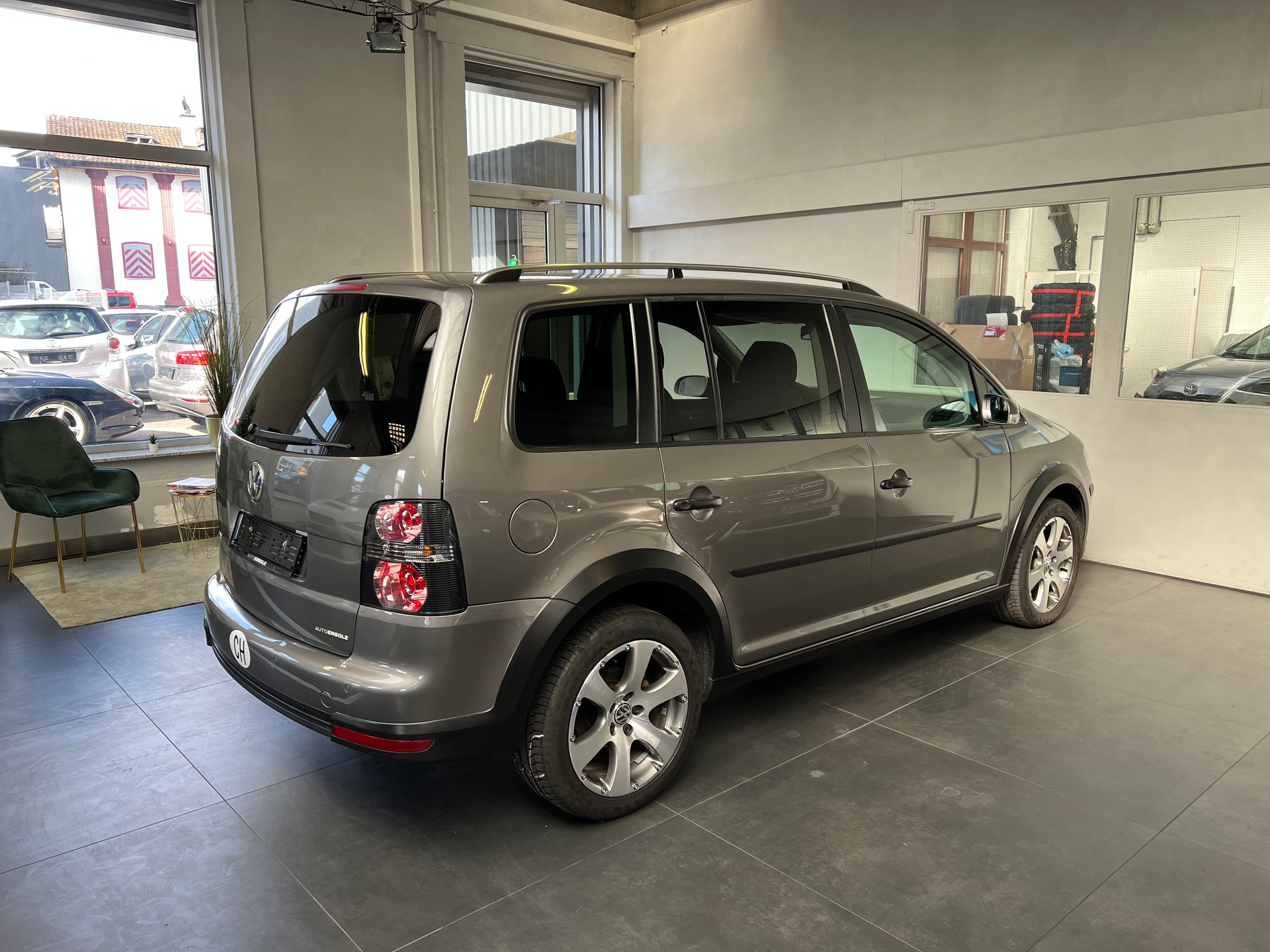 VW CrossTouran 2.0 TDI DSG-image-3