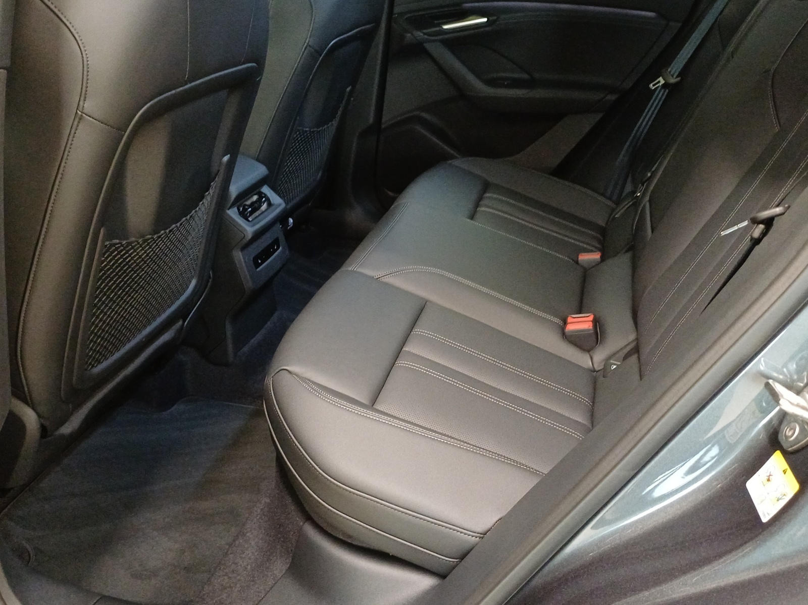 AUDI Q6 e-tron quattro-image-11
