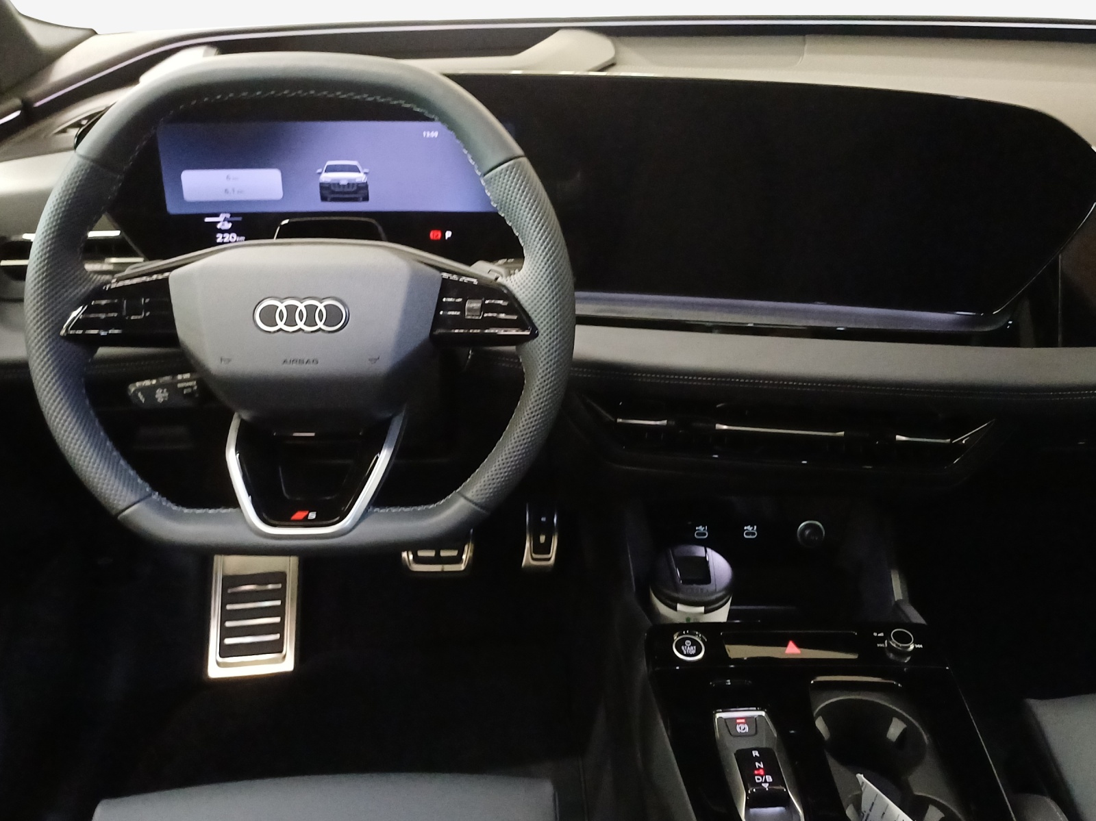AUDI Q6 e-tron quattro-image-8