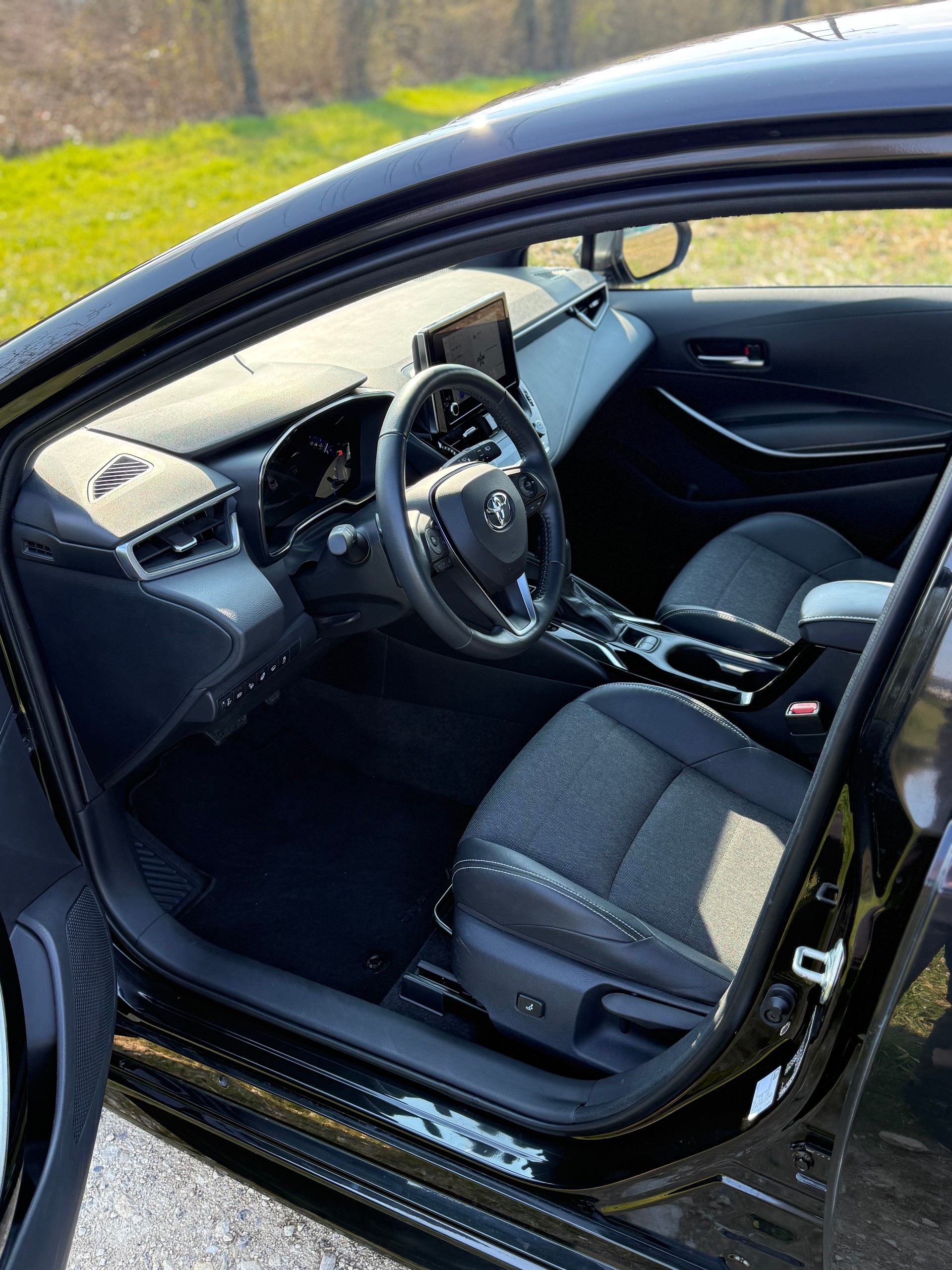 TOYOTA Corolla 2.0 HSD GR-S e-CVT Leasing Finanzierung Möglich-image-7