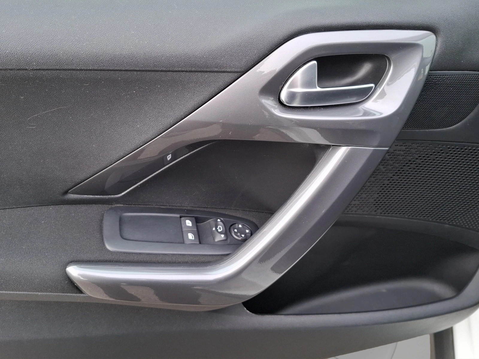 PEUGEOT 2008 1.2 PureTech Active // Rückfahrkamera / Navi / Tempomat....-image-14
