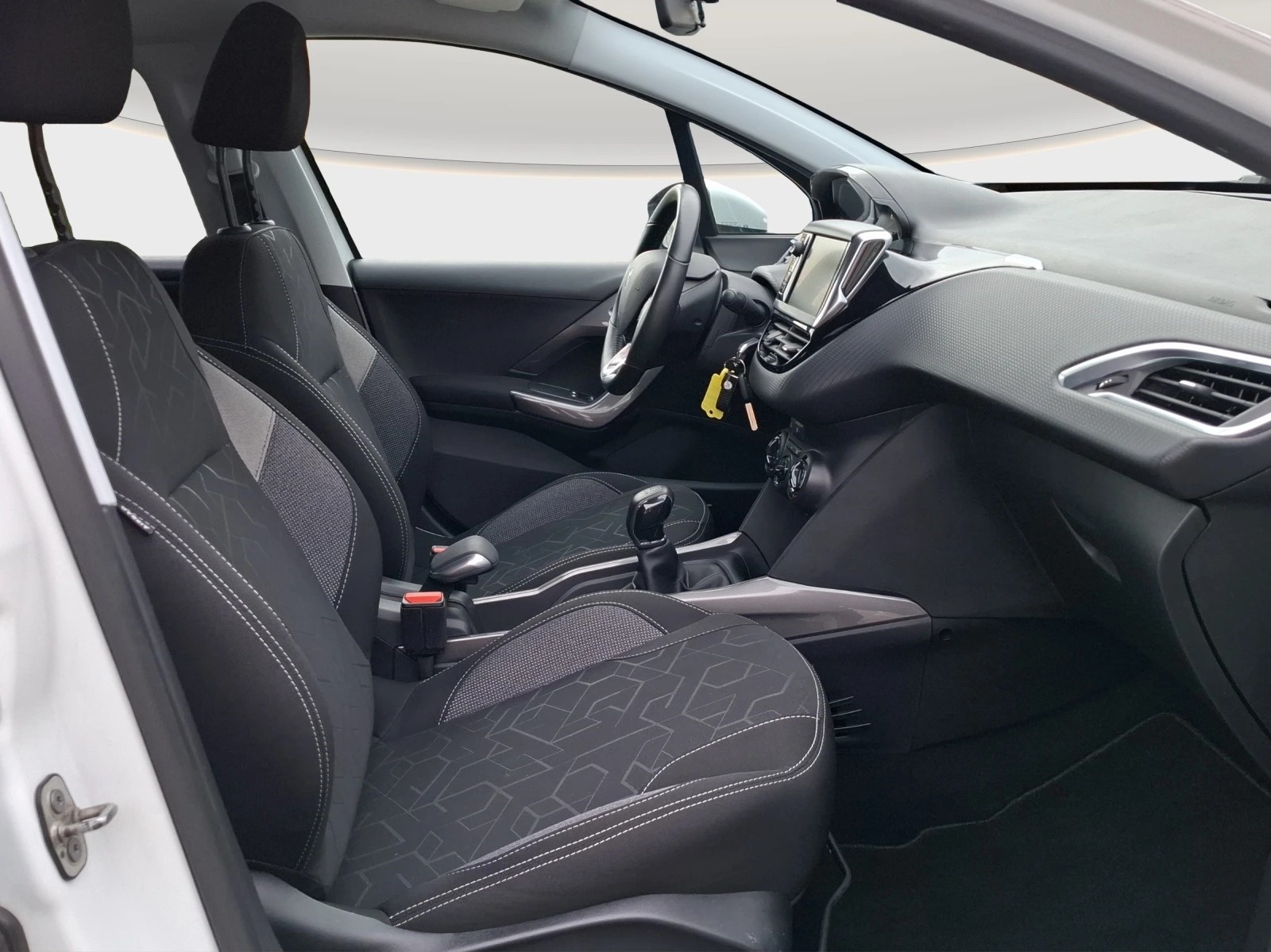 PEUGEOT 2008 1.2 PureTech Active // Rückfahrkamera / Navi / Tempomat....-image-8