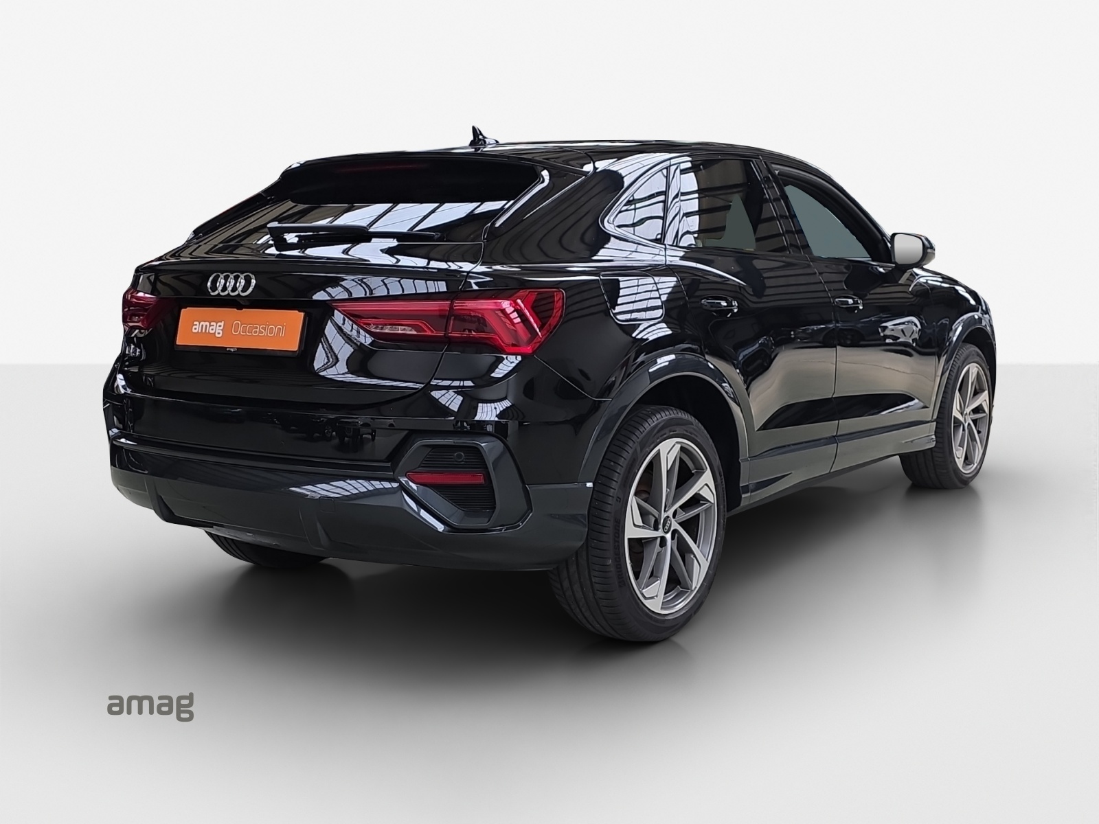 AUDI Q3 Sportback 35 TFSI Attraction S-tronic-image-4