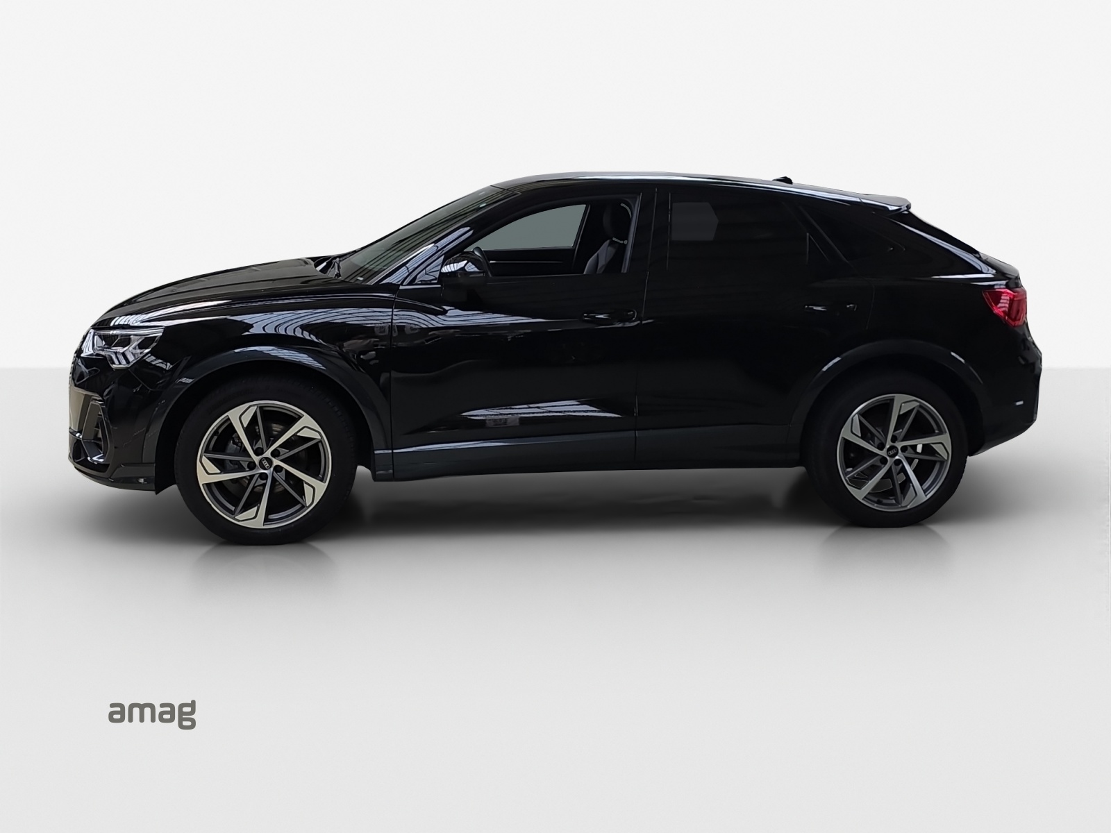 AUDI Q3 Sportback 35 TFSI Attraction S-tronic-image-1