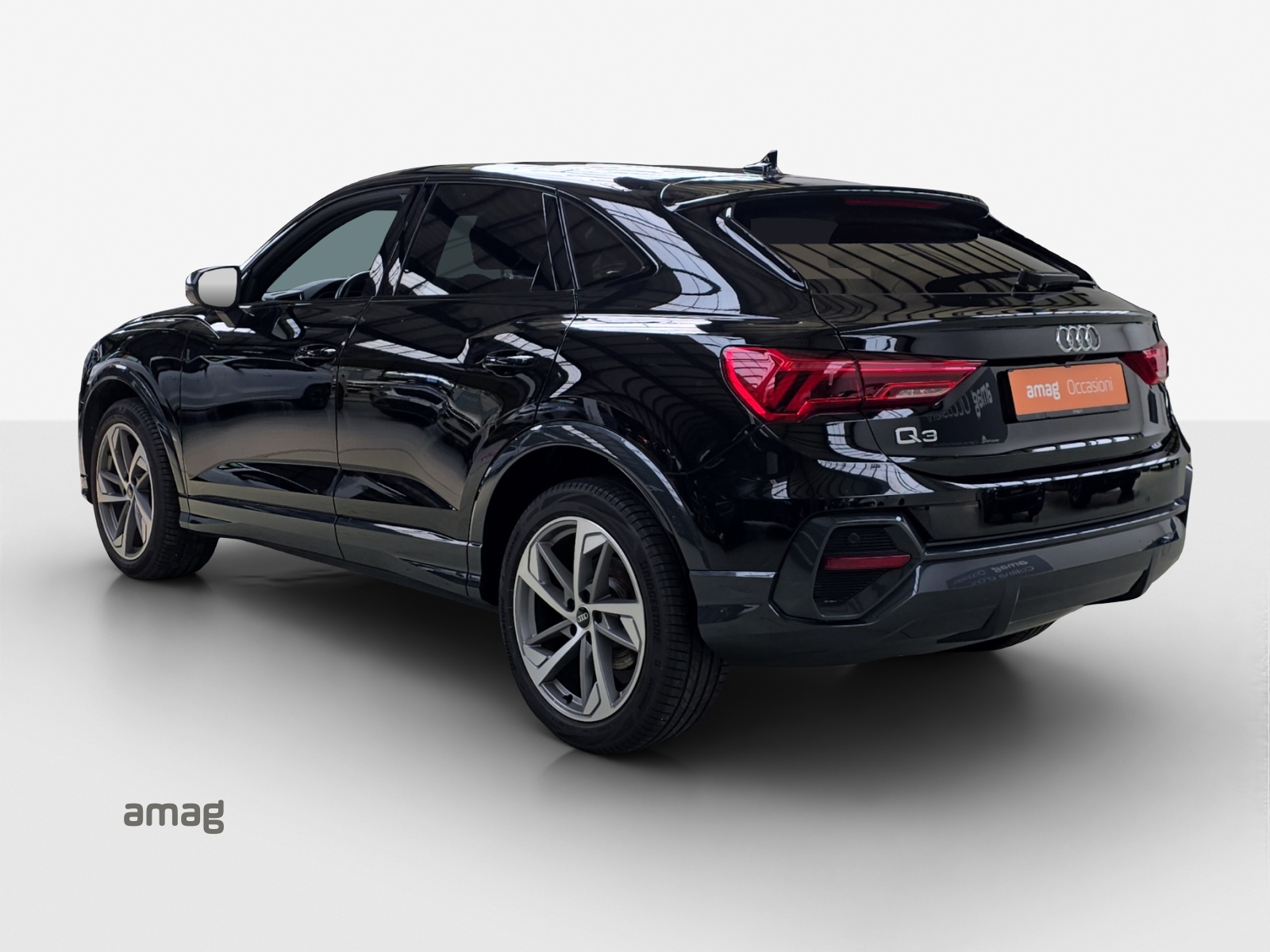 AUDI Q3 Sportback 35 TFSI Attraction S-tronic-image-2
