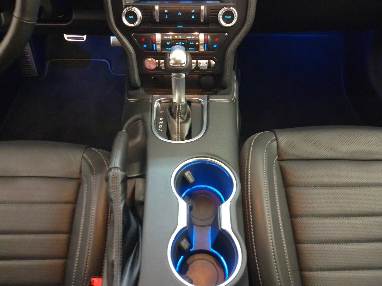 FORD Mustang Coupé 5.0 V8 Mach 1-image-9