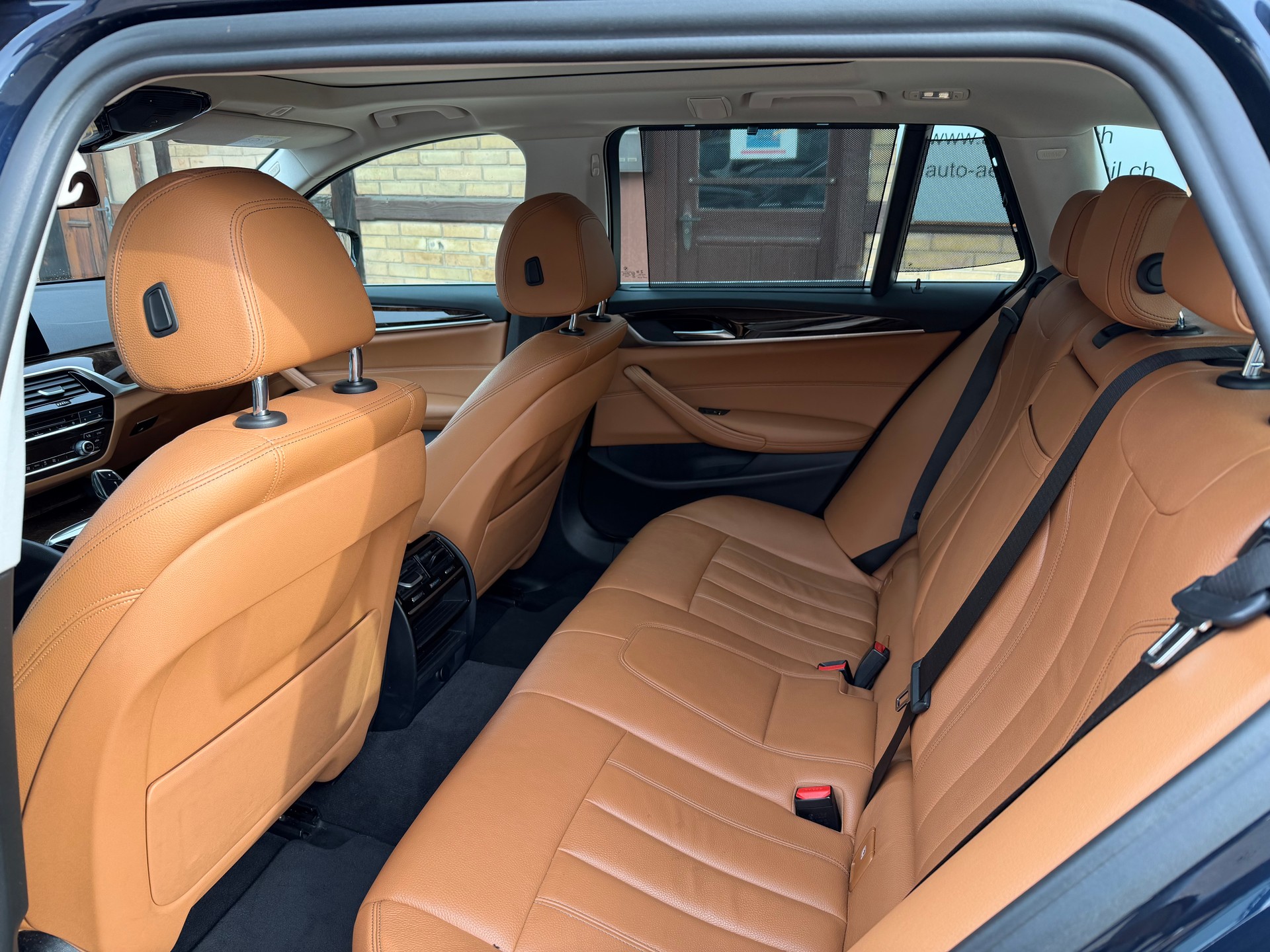 BMW 520d Touring Steptronic-image-12