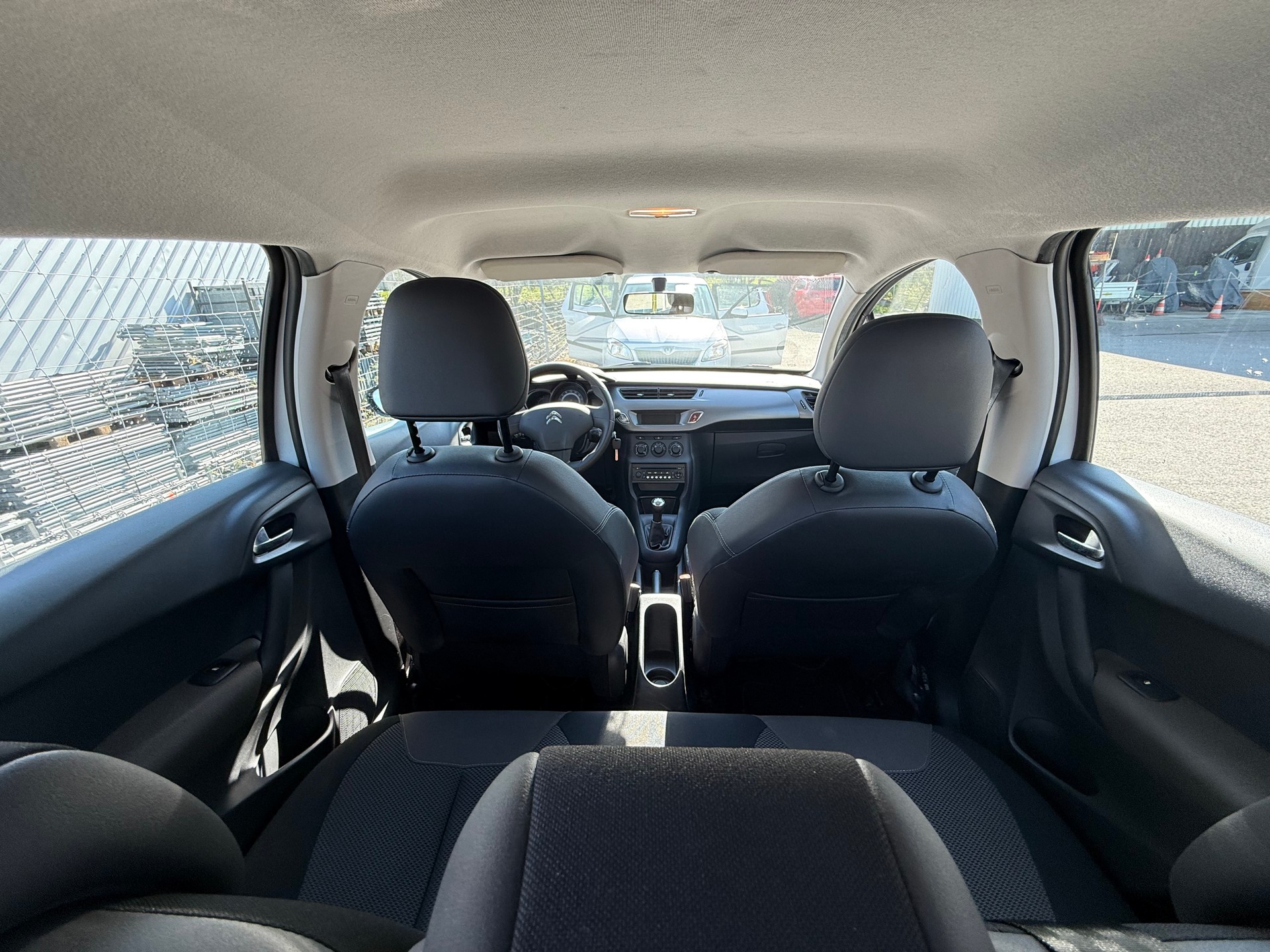 CITROEN C3 1.2i Exclusive-image-9