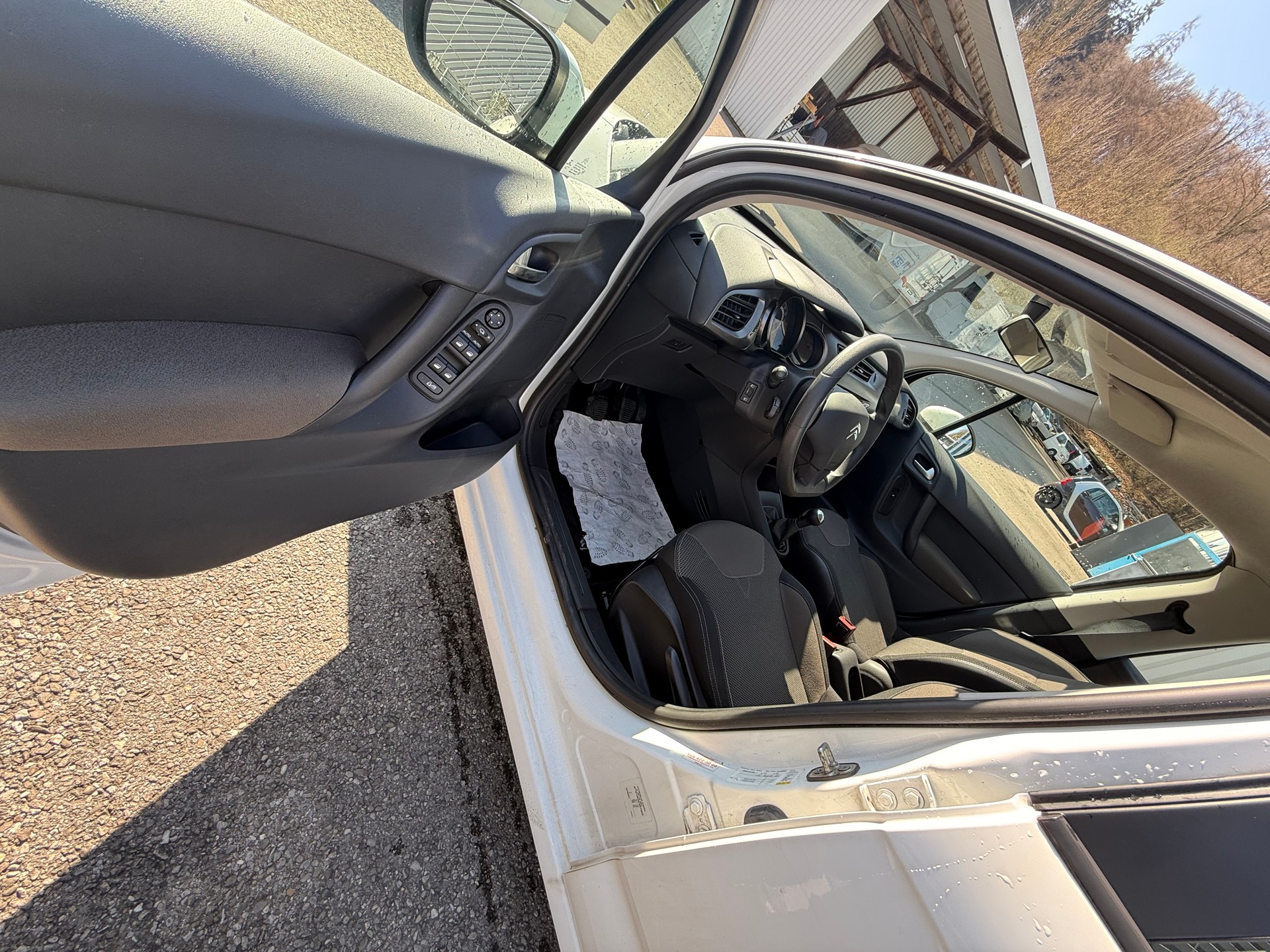 CITROEN C3 1.2i Exclusive-image-8