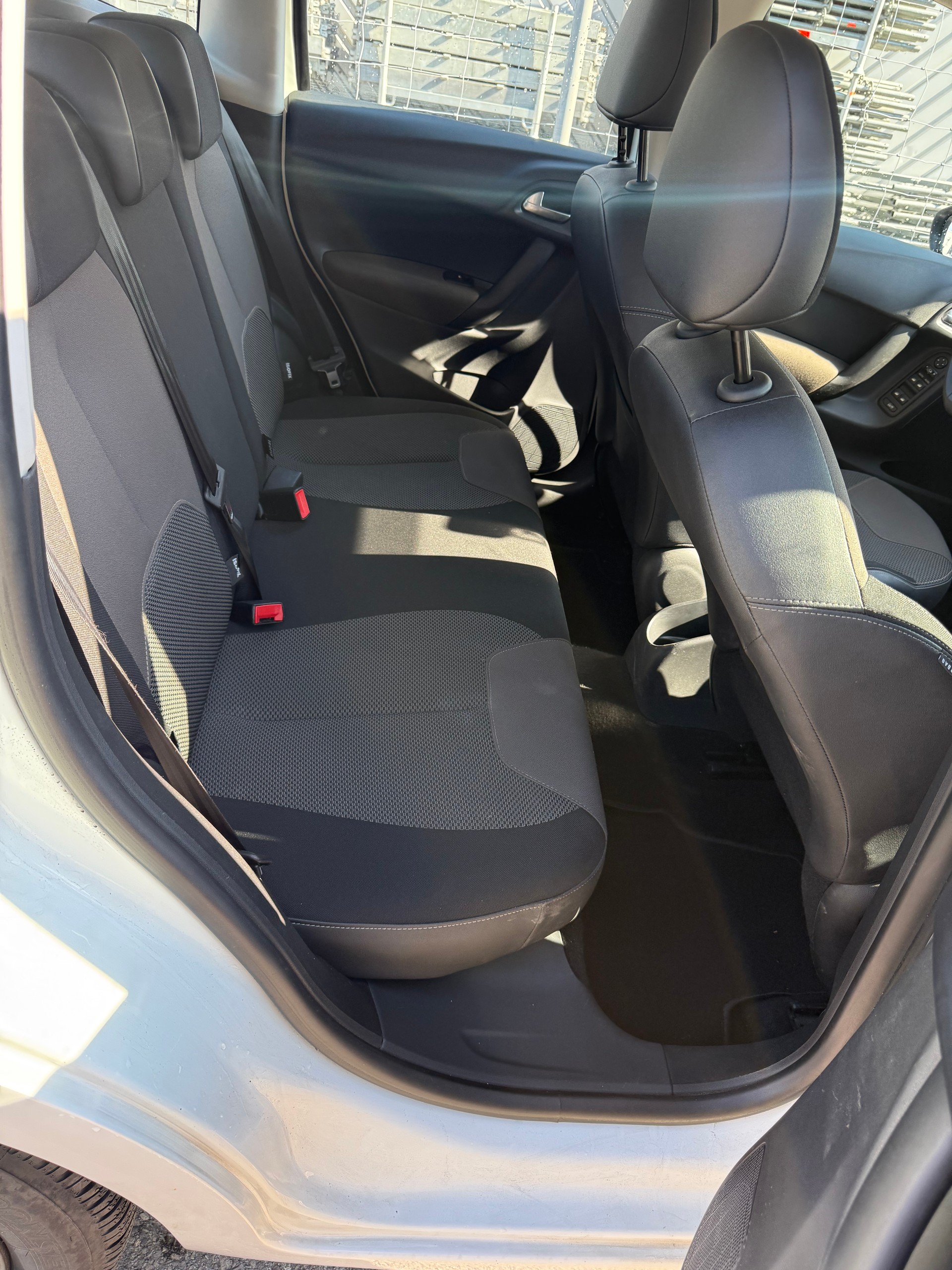CITROEN C3 1.2i Exclusive-image-6