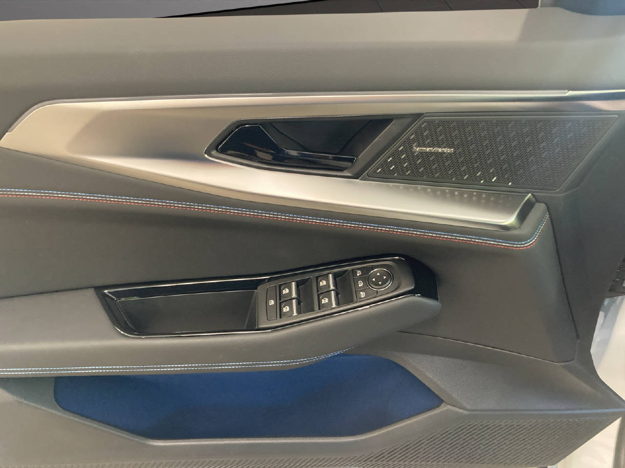 RENAULT Rafale 1.2 E-Tech Plug-in esprit Alpine-image-7