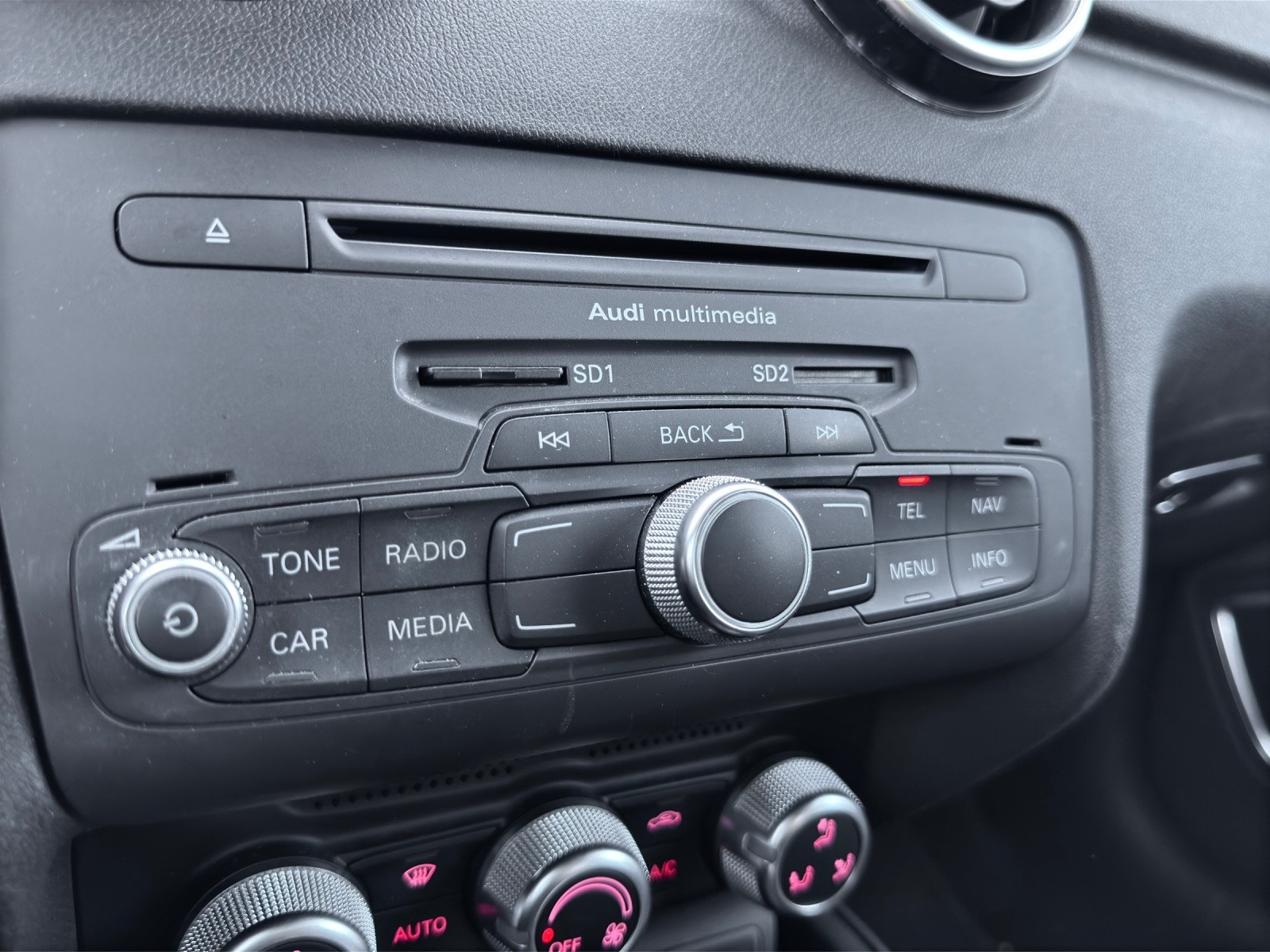 AUDI A1 Sport 1.4 TFSI Ambition S-tronic-image-16