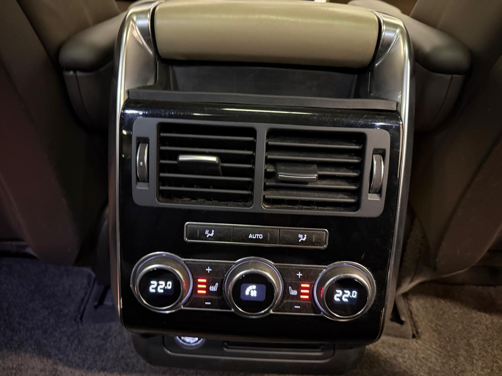 LAND ROVER Range Rover Sport 3.0 SDV6 SE-image-21