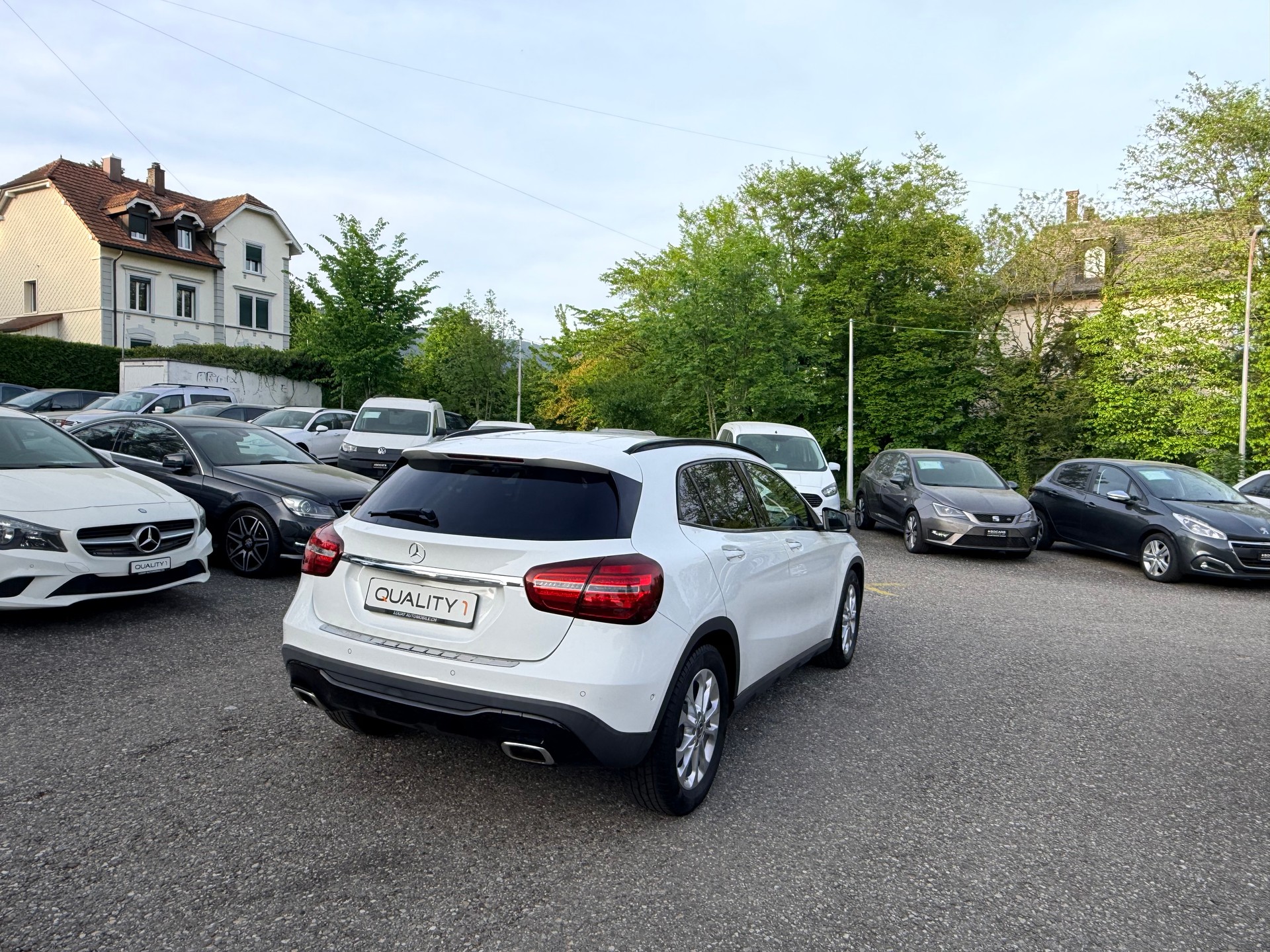 MERCEDES-BENZ GLA 200 Night Star 7G-DCT-image-8