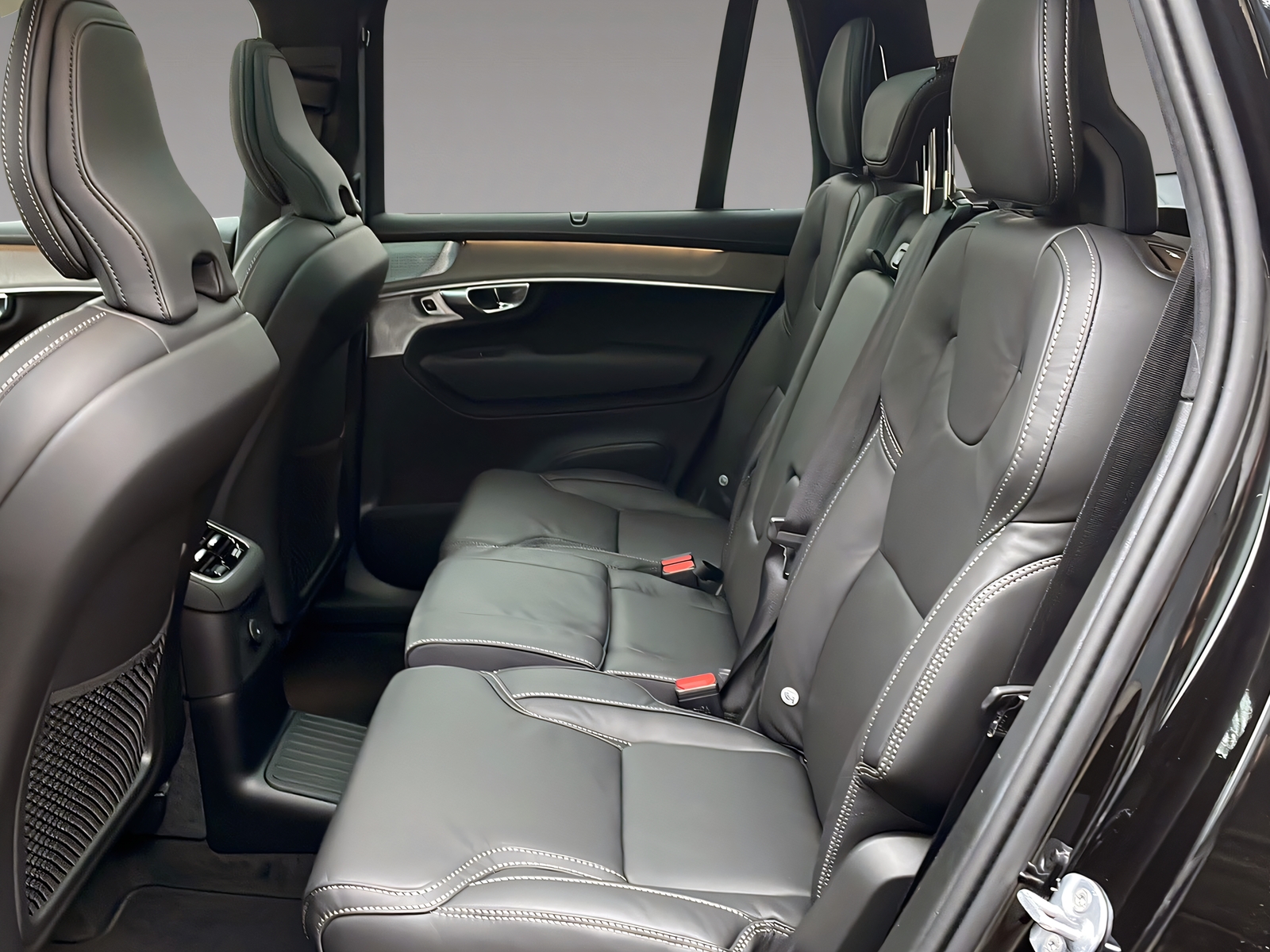 VOLVO XC90 XCLUSIVE 2.0 T8 TE Ultra Dark eAWD XCLUSIVE-image-17