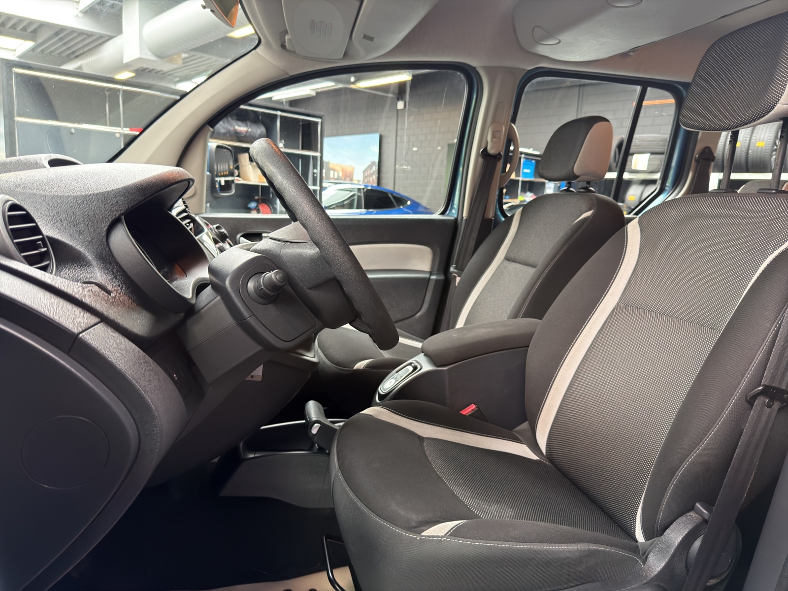 RENAULT Grand Kangoo 1.5 dCi Dynamique-image-9