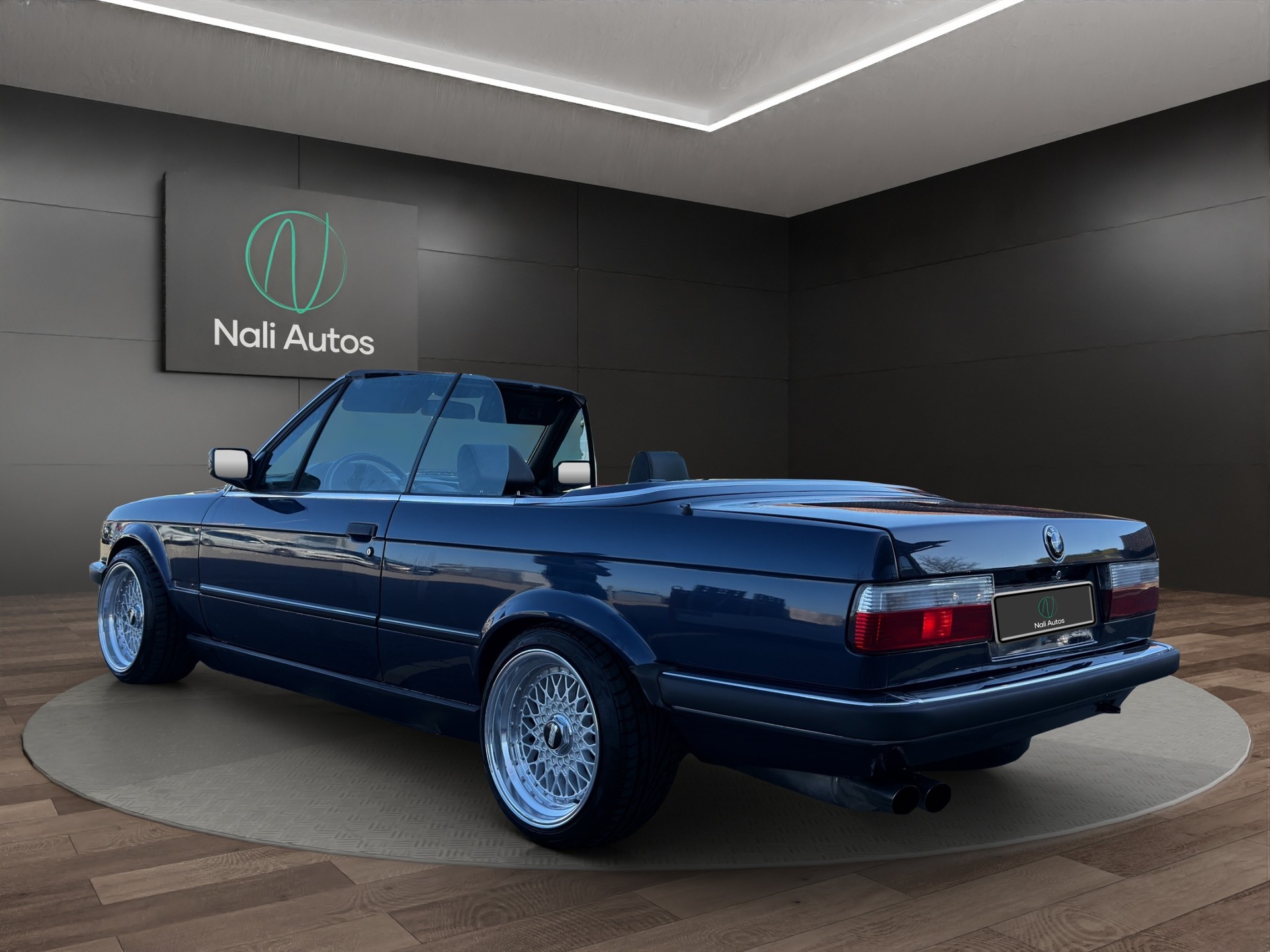 BMW 325i Cabrio-image-2