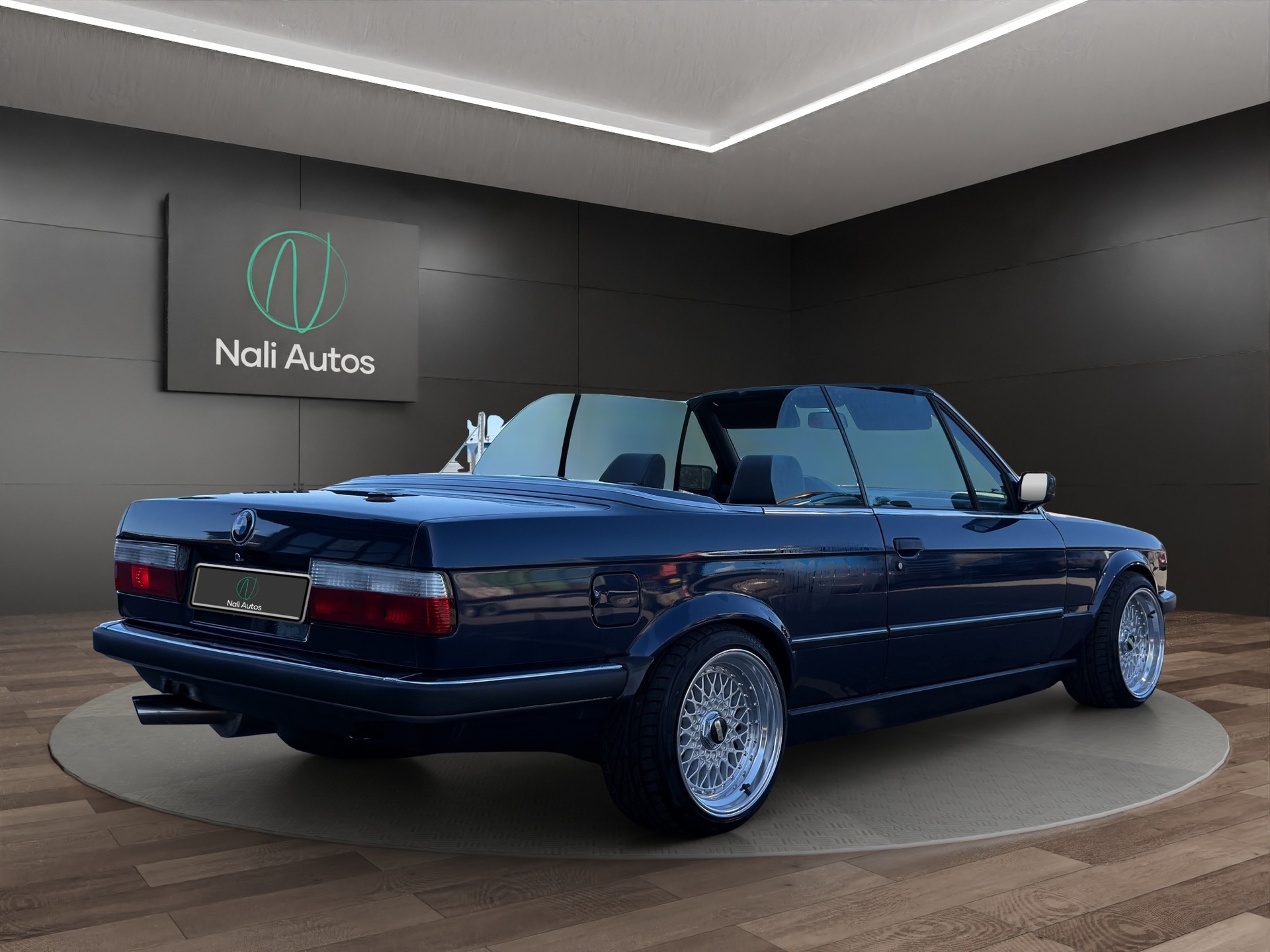 BMW 325i Cabrio-image-6