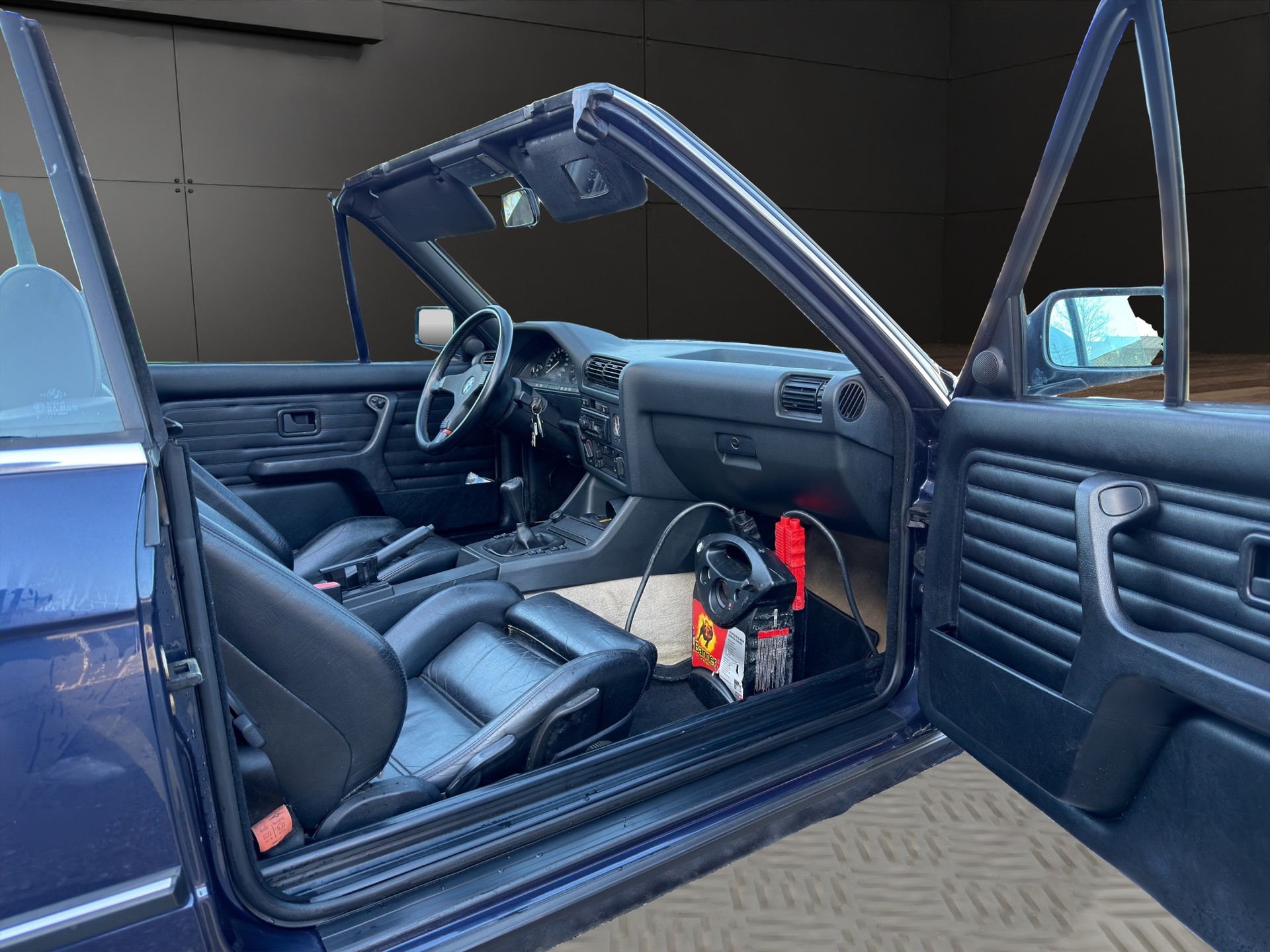 BMW 325i Cabrio-image-8